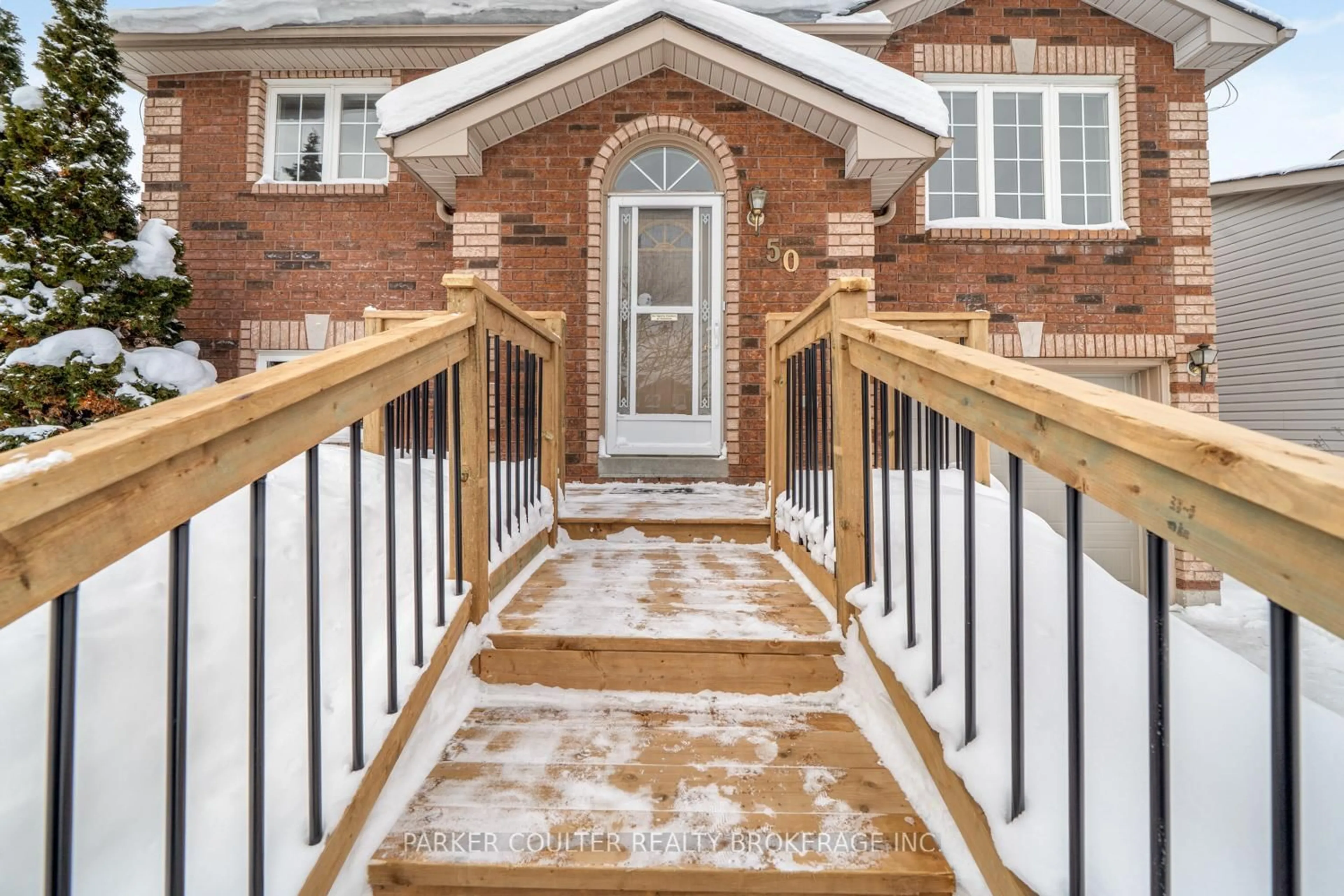 Stairs for 50 Wessenger Dr, Barrie Ontario L4N 8R3