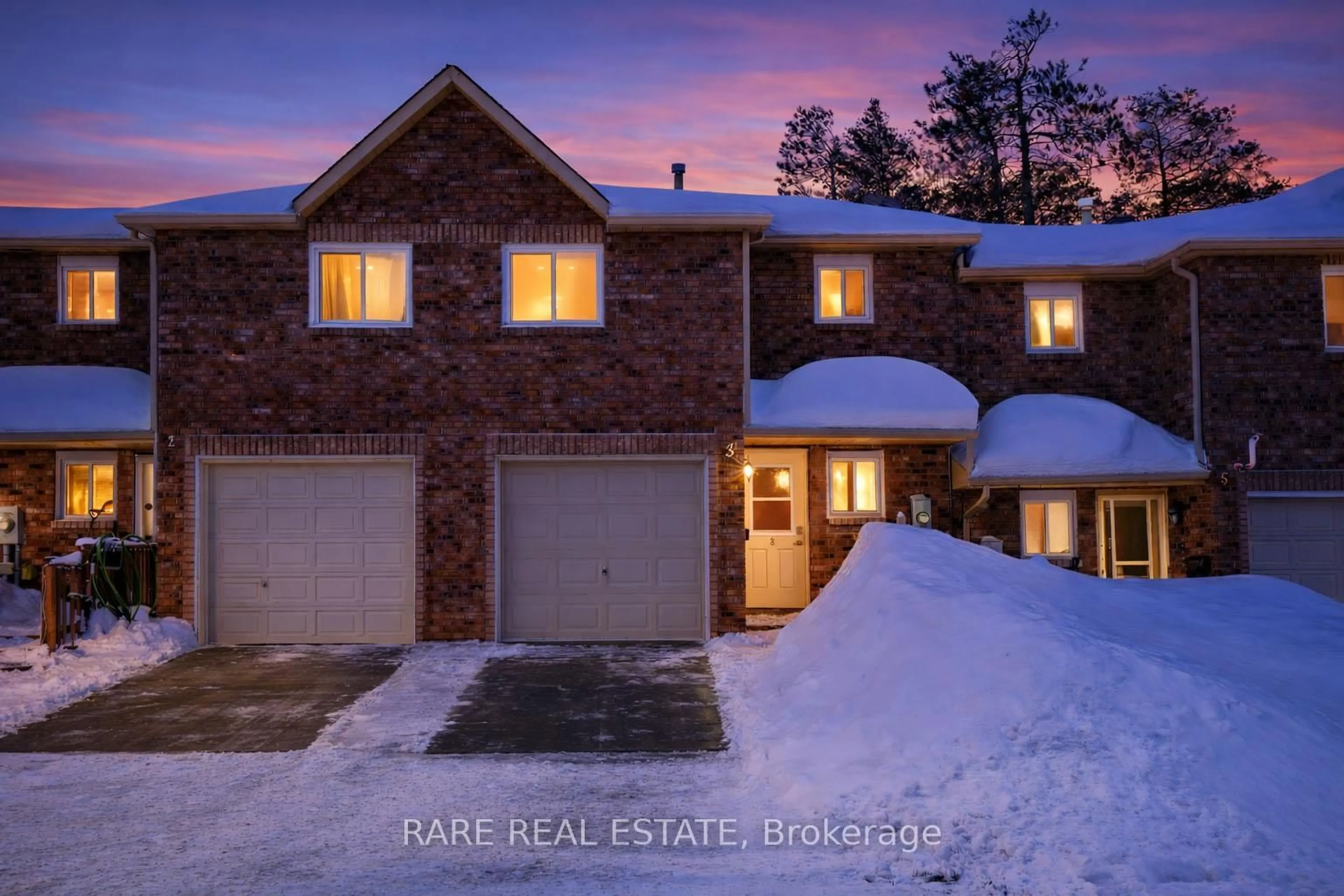 A pic from outside/outdoor area/front of a property/back of a property/a pic from drone, street for 3 Partridge Rd #49, Barrie Ontario L4N 6W4