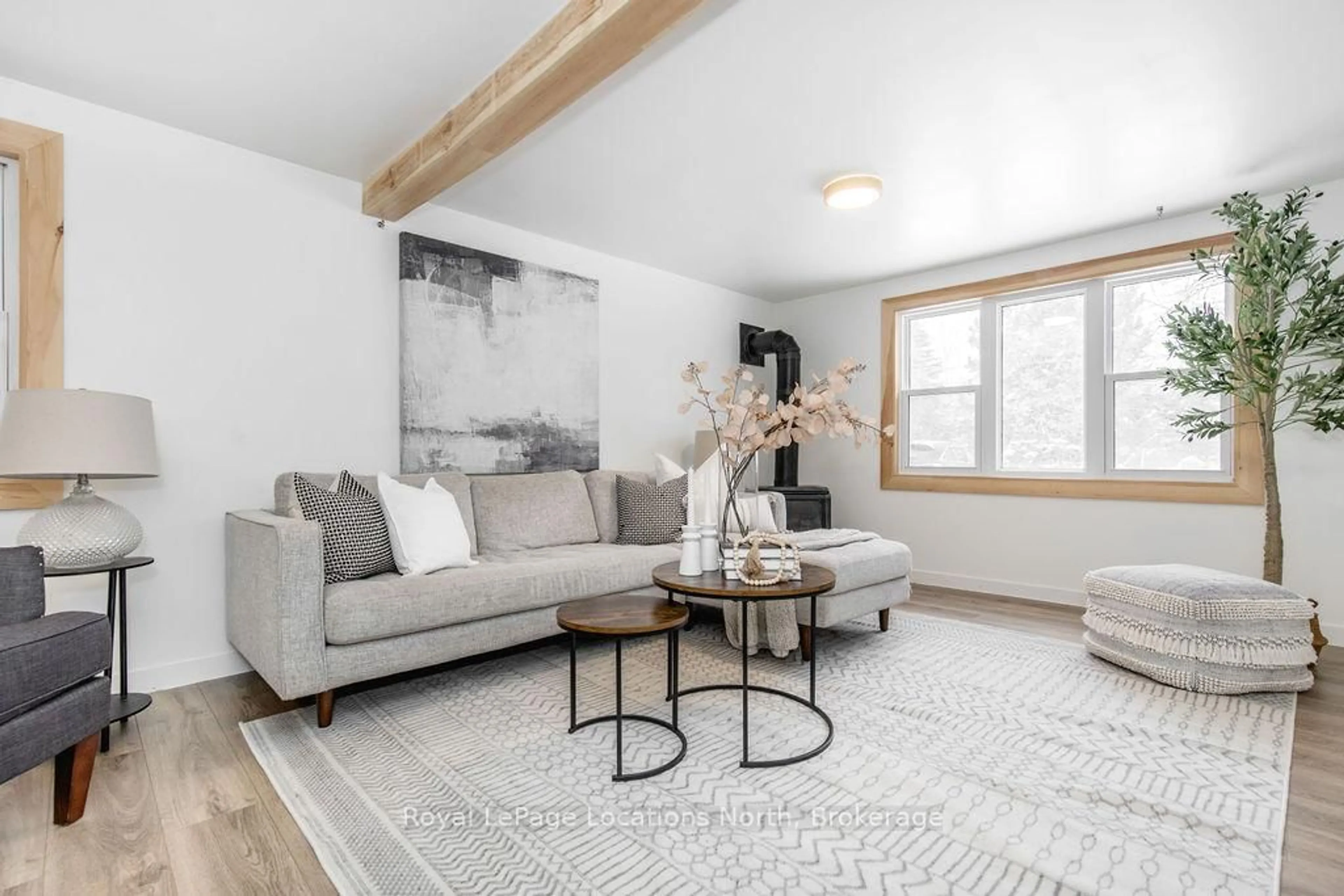 Living room with furniture, unknown for 80 Concession 8 Rd, Tiny Ontario L0L 2J0