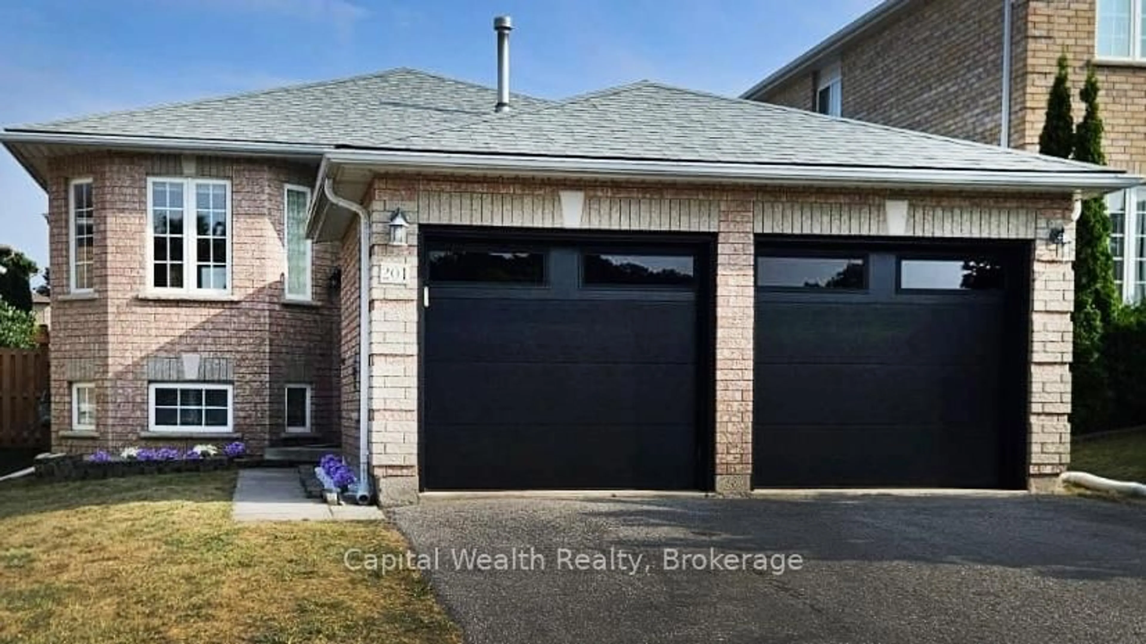Unknown for 201 Hanmer St, Barrie Ontario L4M 6W7