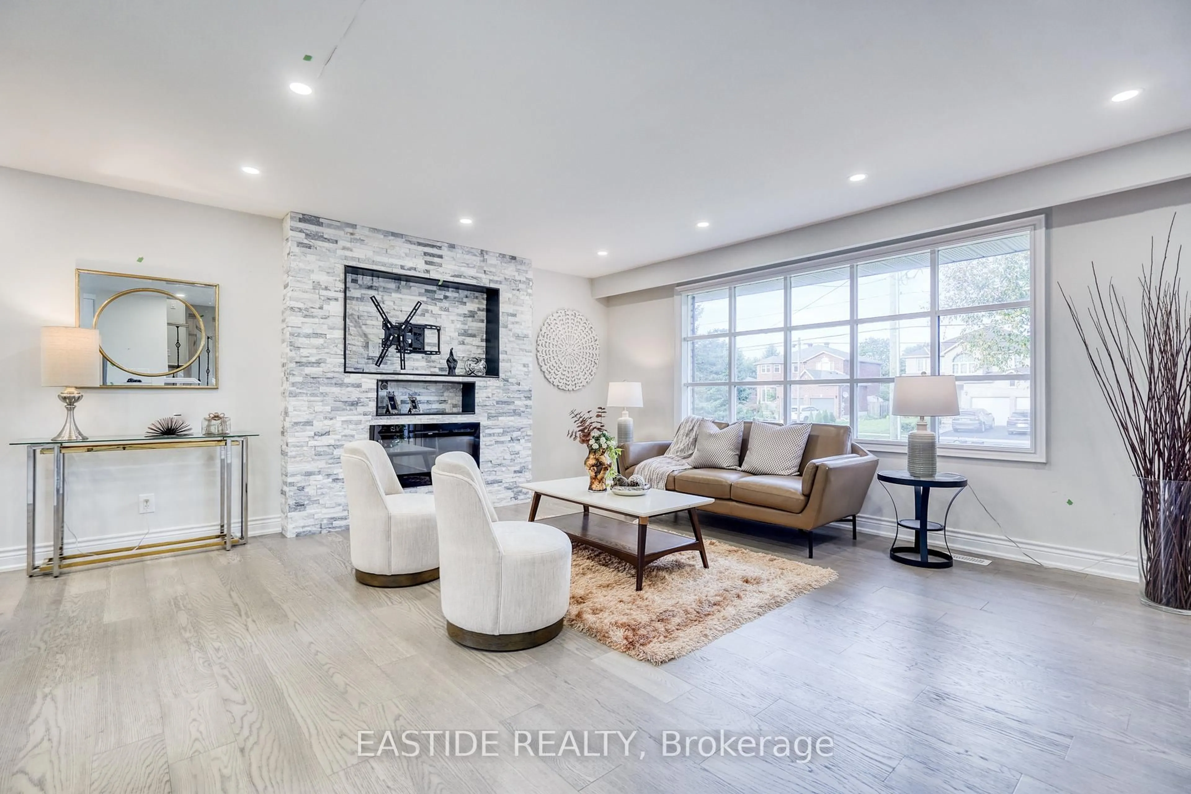 Living room with furniture, unknown for 82 Miller Dr, Barrie Ontario L4N 9X3