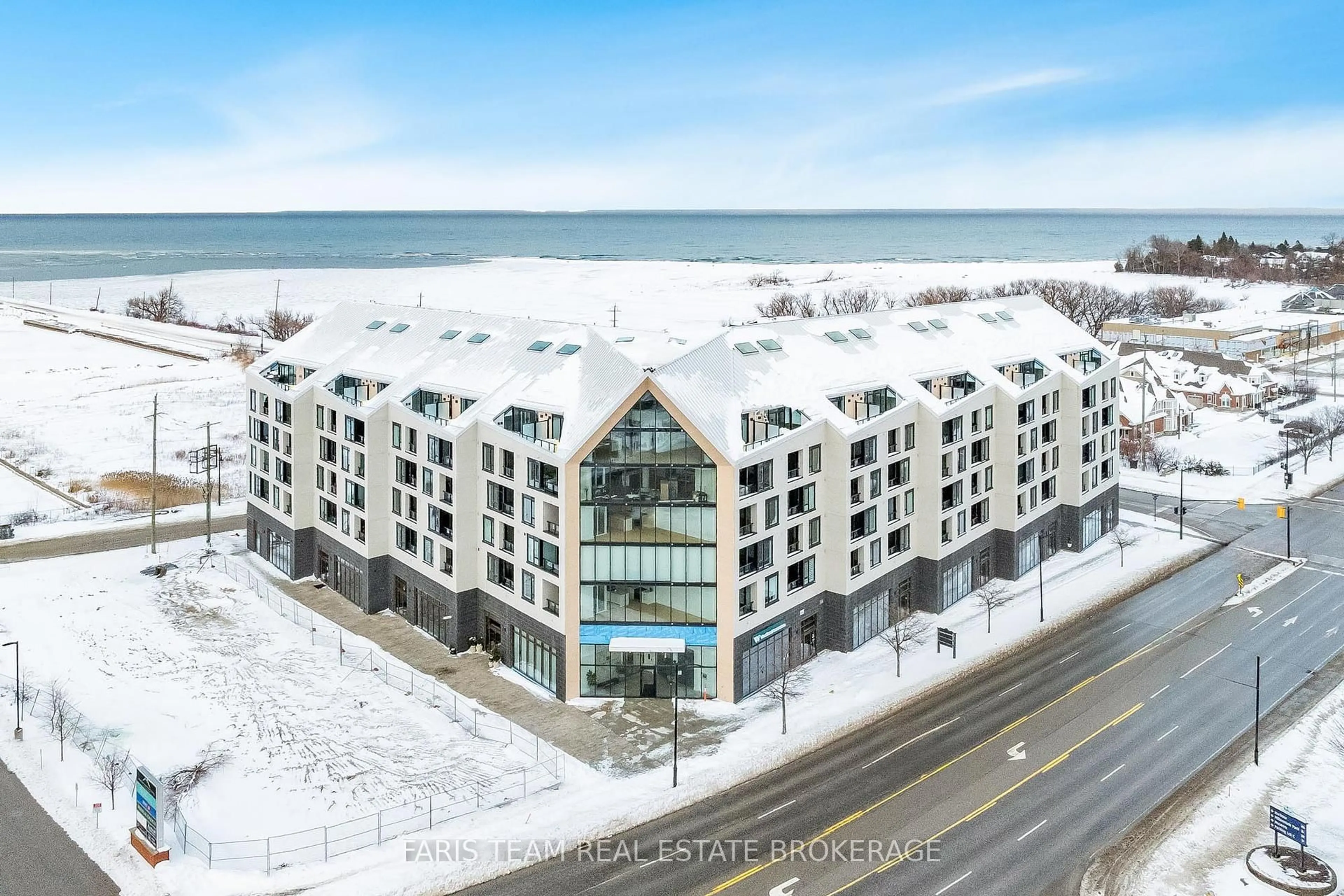 A pic from outside/outdoor area/front of a property/back of a property/a pic from drone, unknown for 31 Huron St #621, Collingwood Ontario L0G 1V0