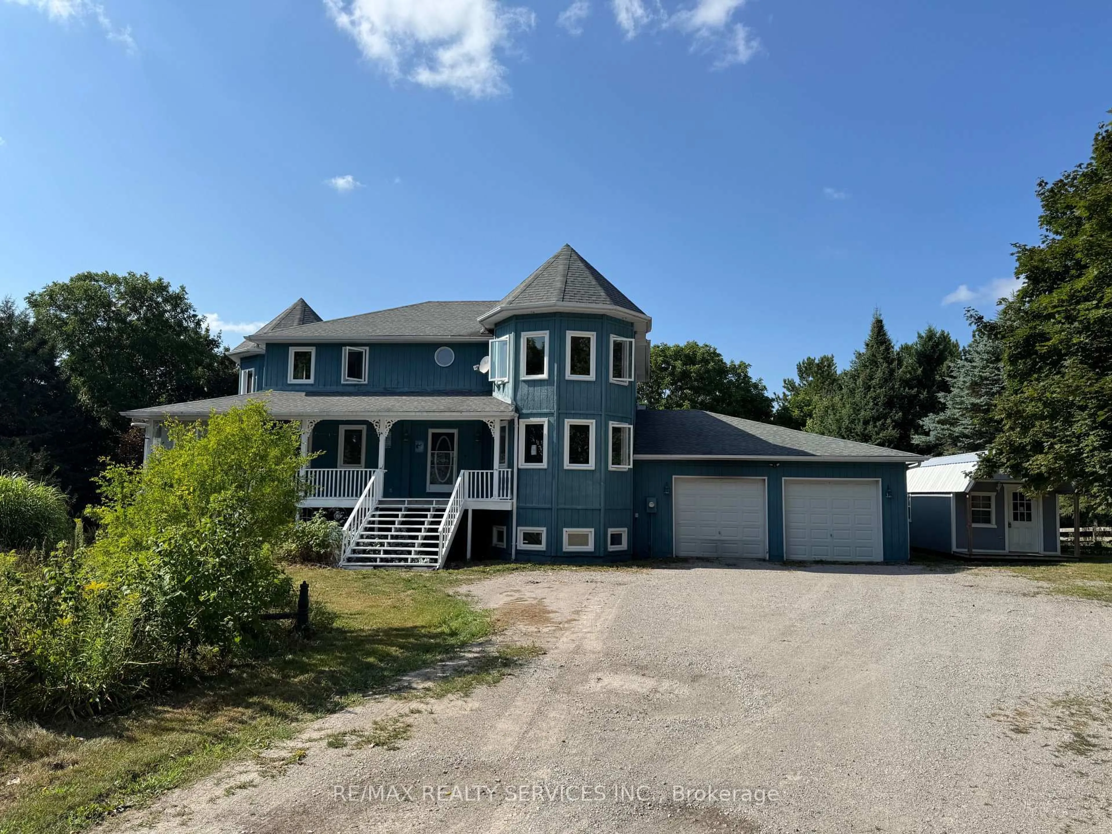 A pic from outside/outdoor area/front of a property/back of a property/a pic from drone, building for 168 Hummingbird Hill Rd, Oro-Medonte Ontario L4R 4K3