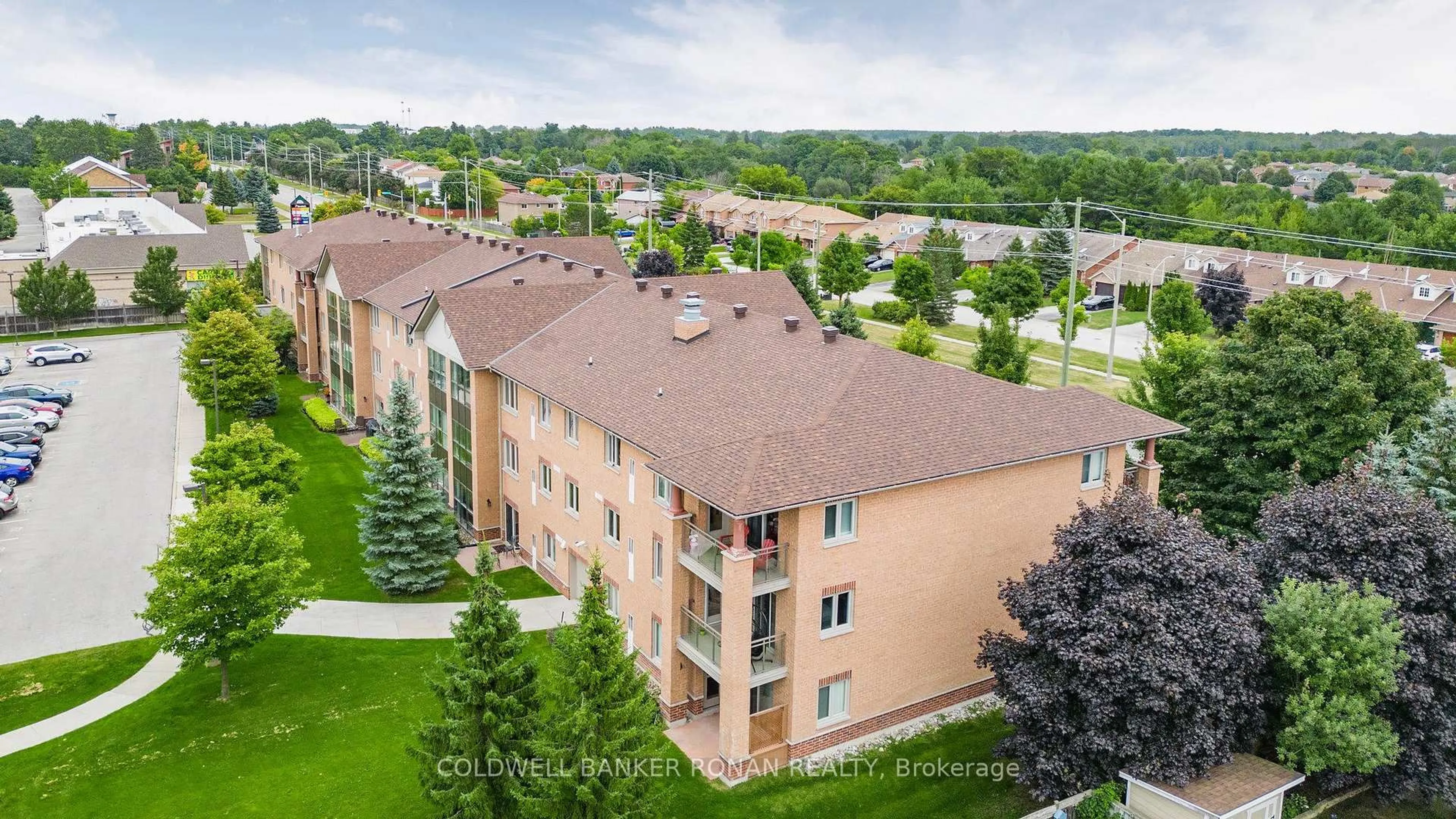A pic from outside/outdoor area/front of a property/back of a property/a pic from drone, city buildings view from balcony for 500 Mapleview Dr #311, Barrie Ontario L4N 6C3