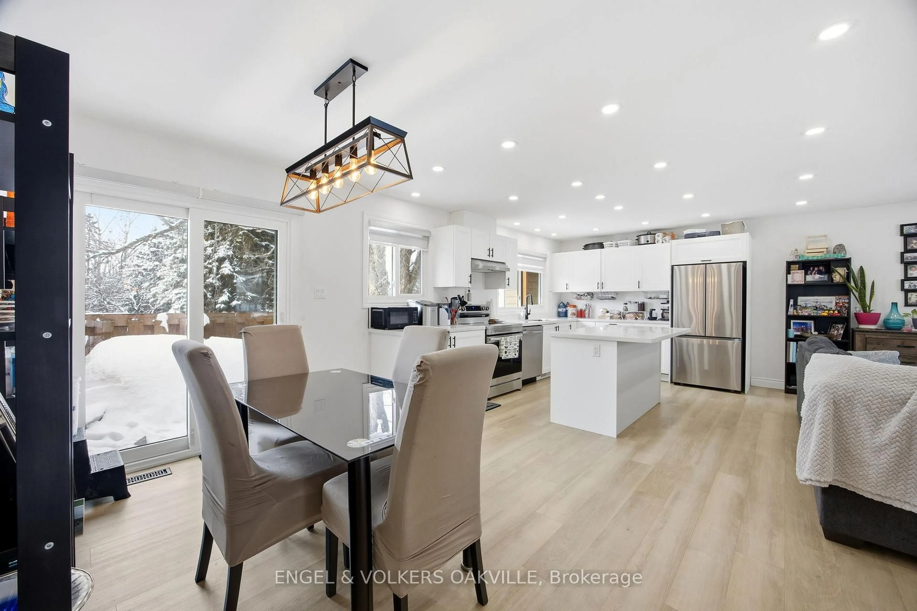 Open concept kitchen, unknown for 206 Yeates Ave, Barrie Ontario L4N 4C6