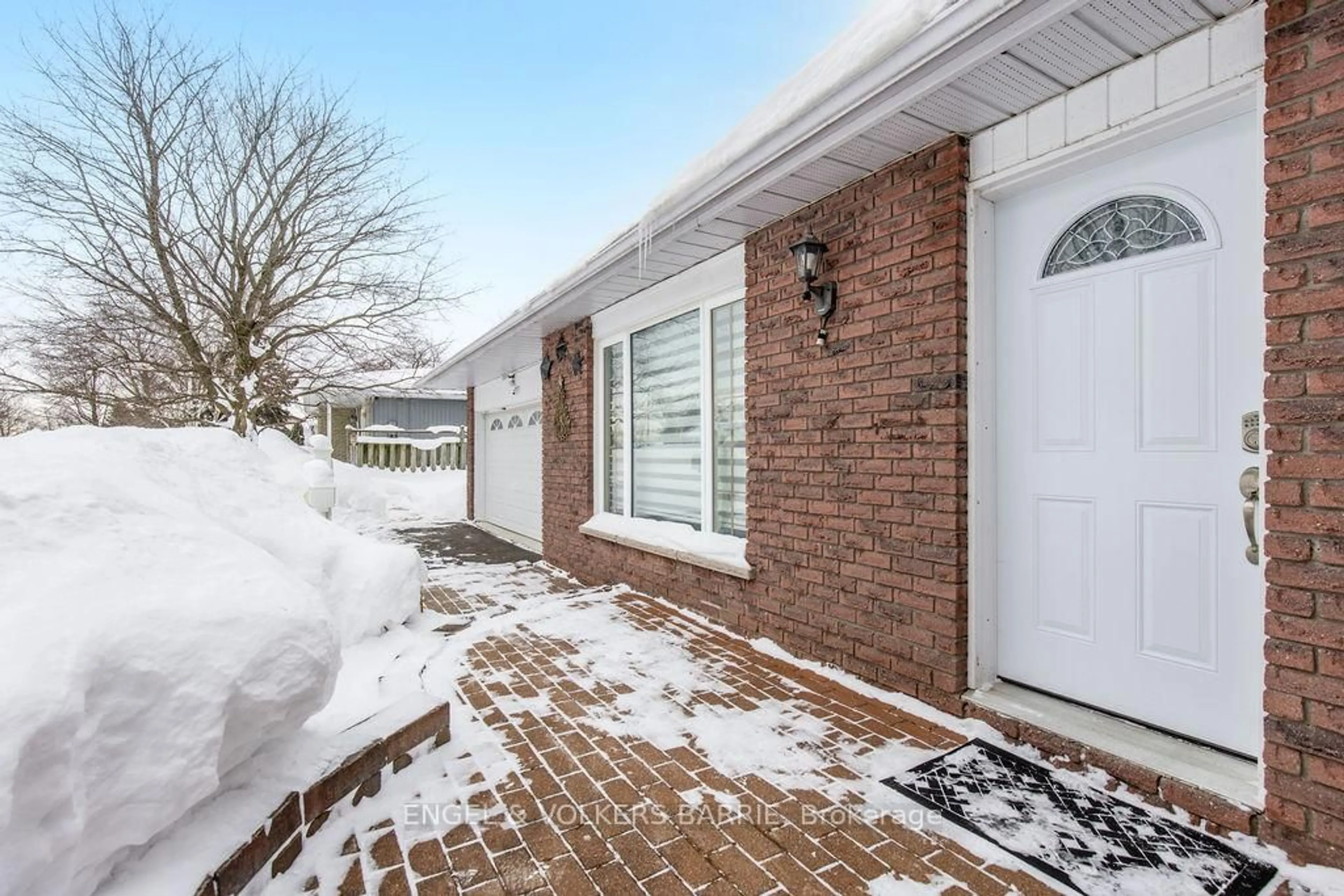 Home with brick exterior material, street for 644 Algonquin Dr, Midland Ontario L4R 4R4
