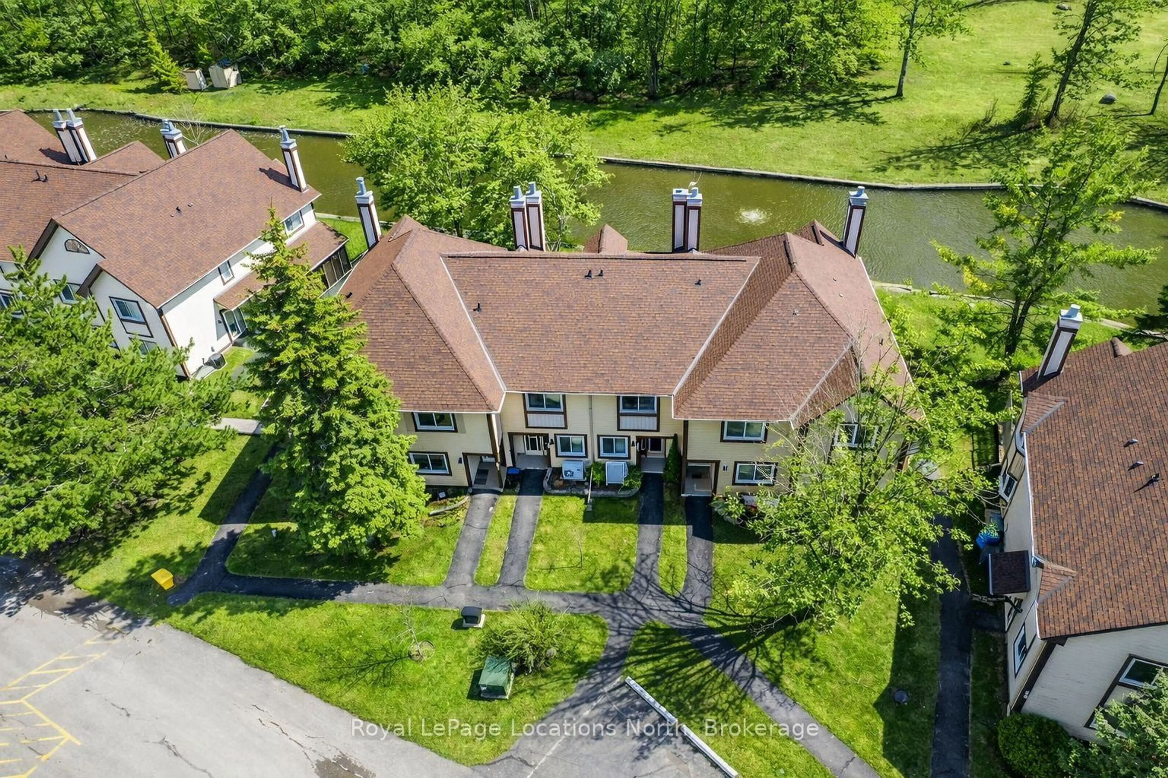 A pic from outside/outdoor area/front of a property/back of a property/a pic from drone, unknown for 11 Laguna Pkwy #41, Ramara Ontario L0K 1B0