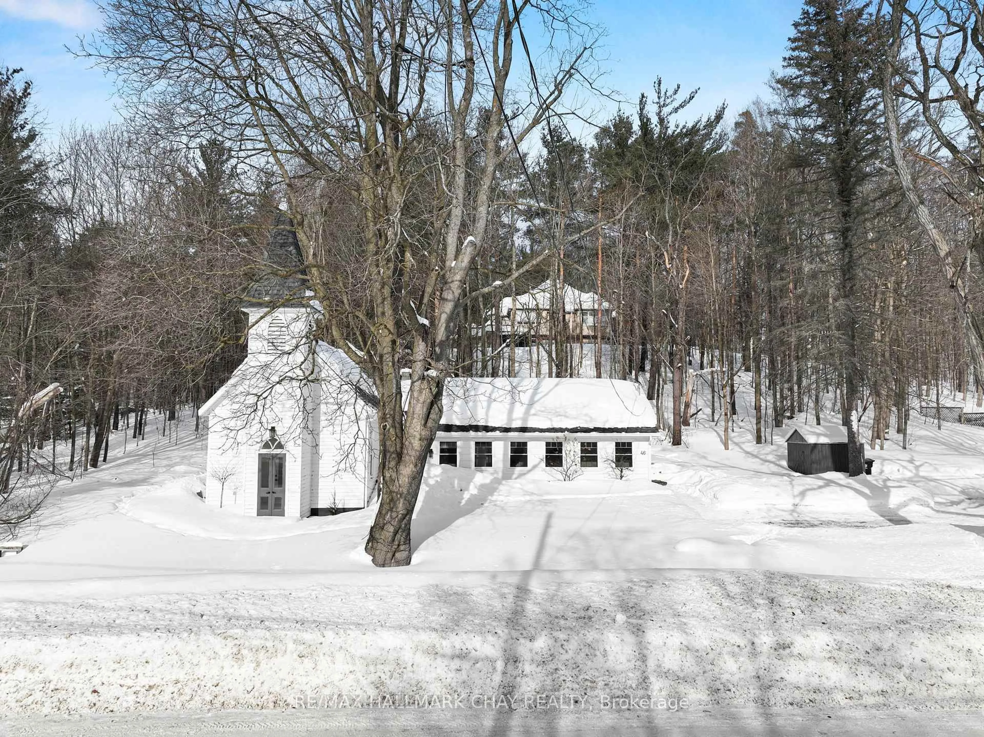 A pic from outside/outdoor area/front of a property/back of a property/a pic from drone, street for 46 Doran Rd, Springwater Ontario L9X 0L5