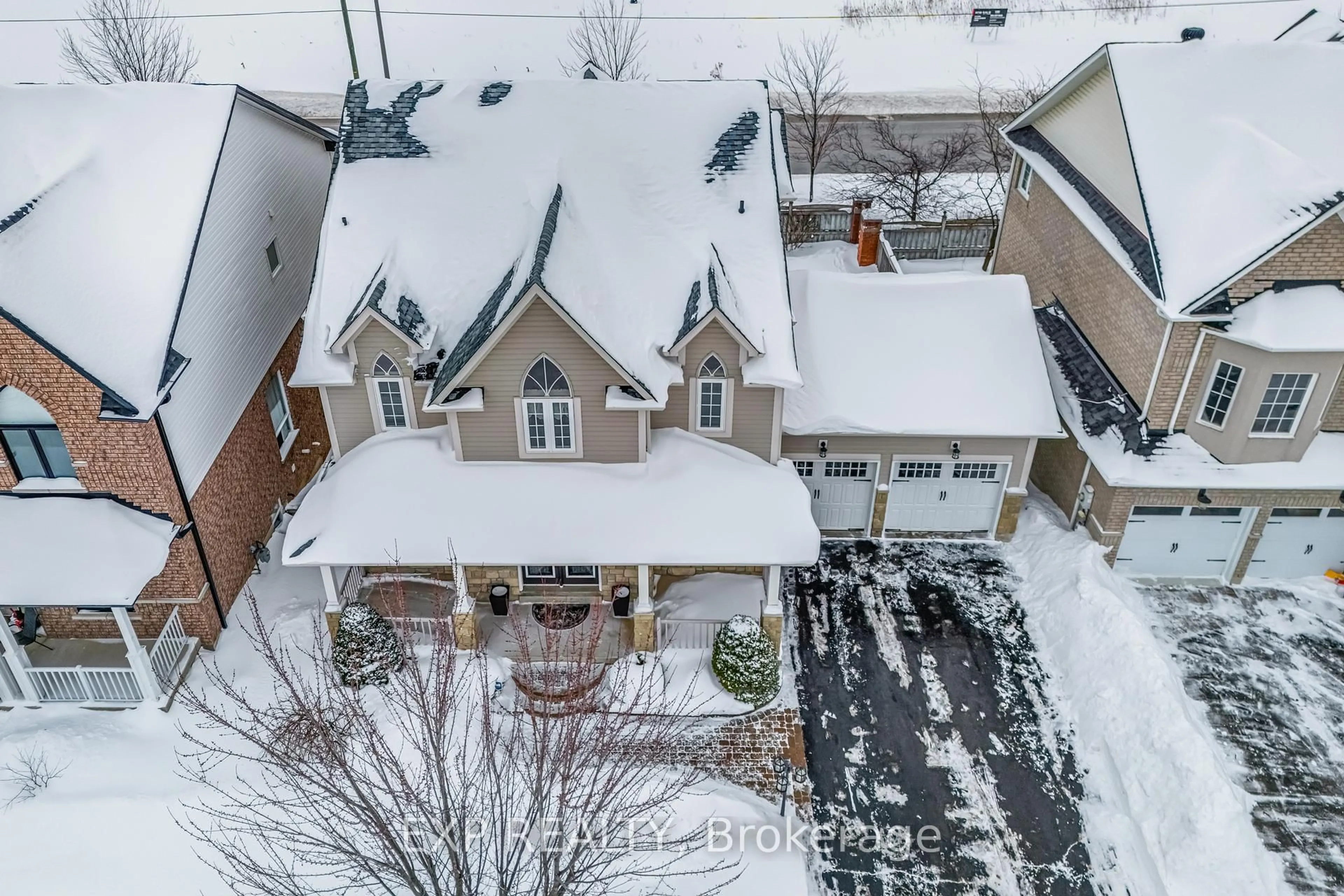 A pic from outside/outdoor area/front of a property/back of a property/a pic from drone, street for 106 Succession Cres, Barrie Ontario L4M 7G6