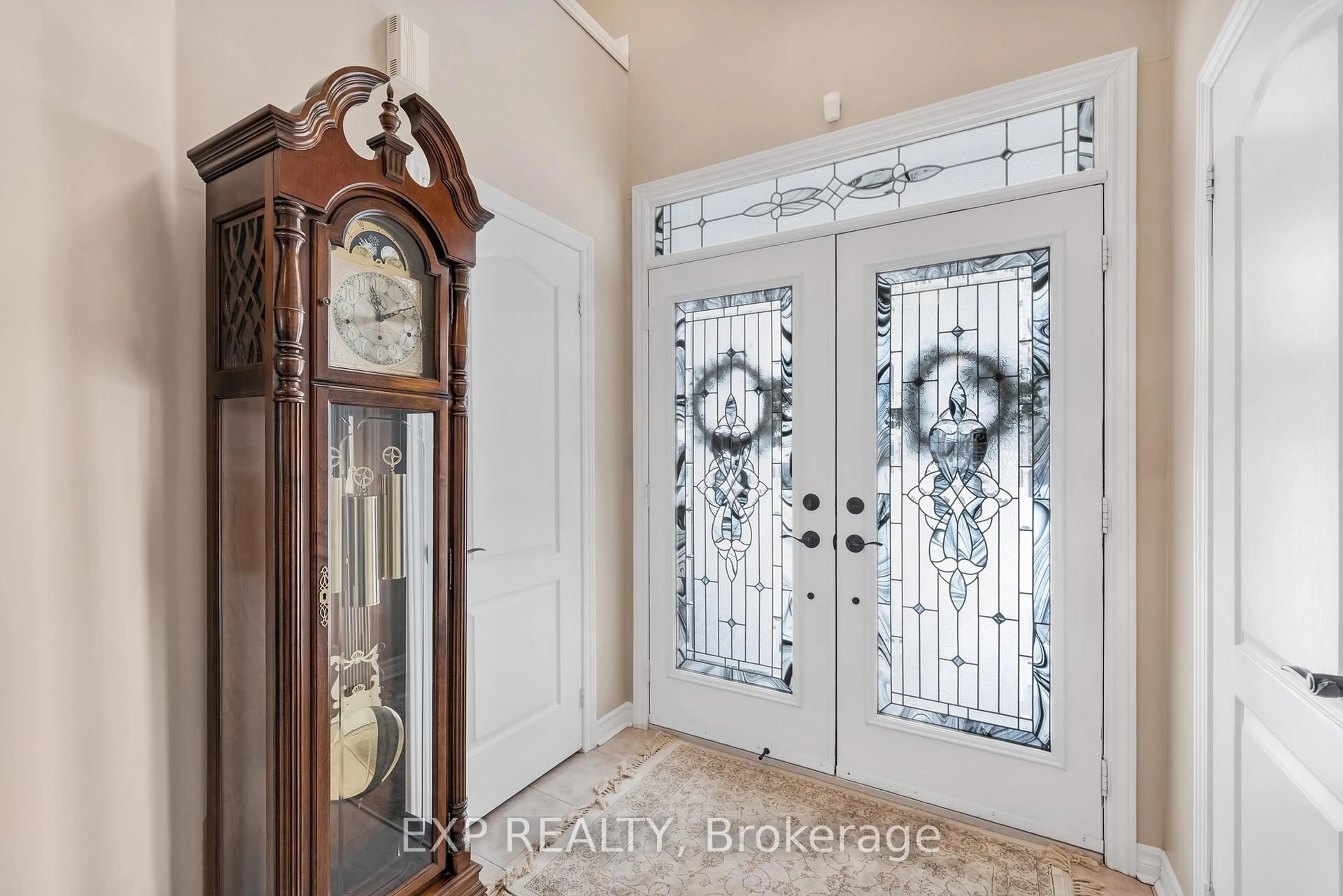 Indoor entryway for 106 Succession Cres, Barrie Ontario L4M 7G6