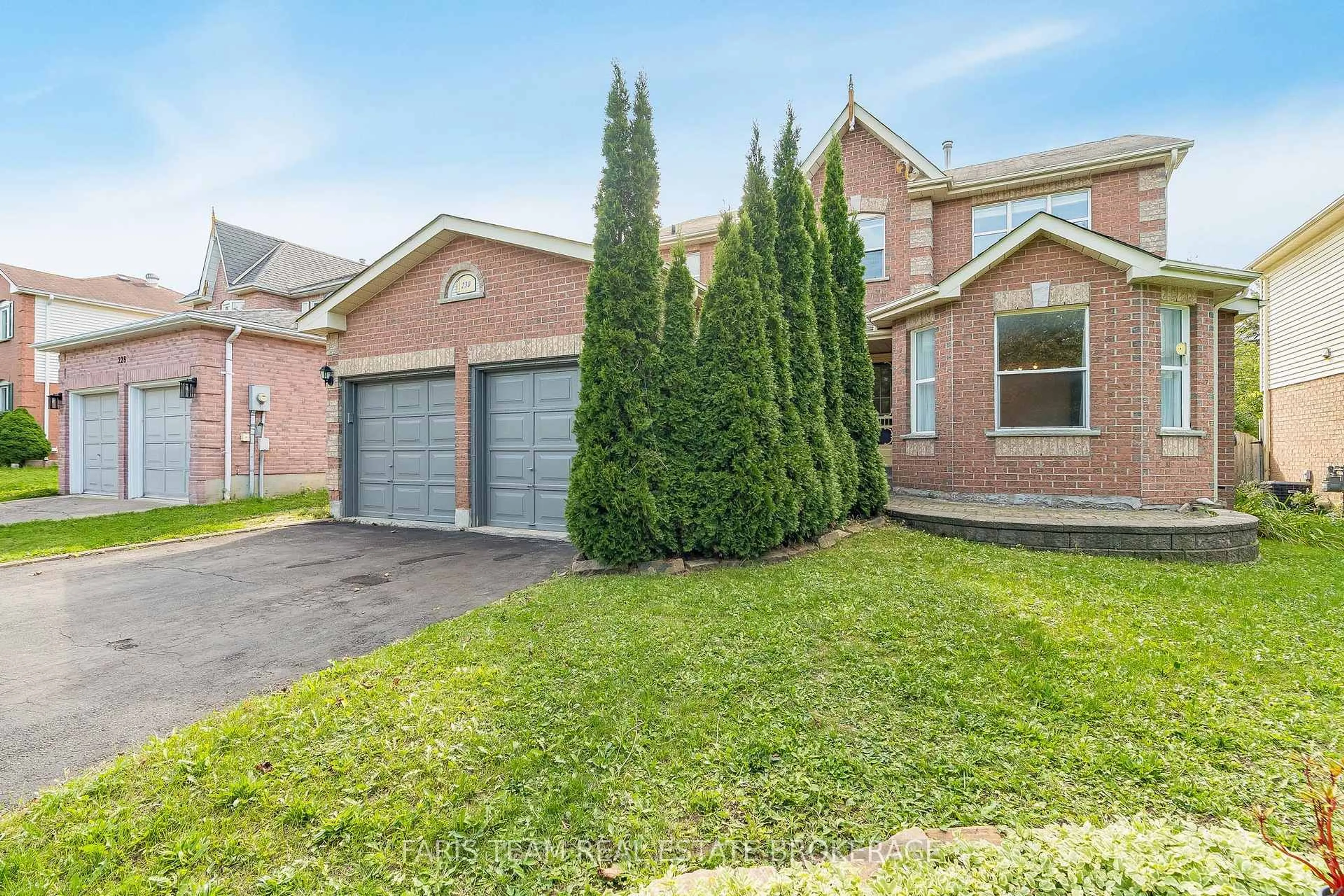 Home with brick exterior material, street for 230 Mary Anne Dr, Barrie Ontario L4N 7R2