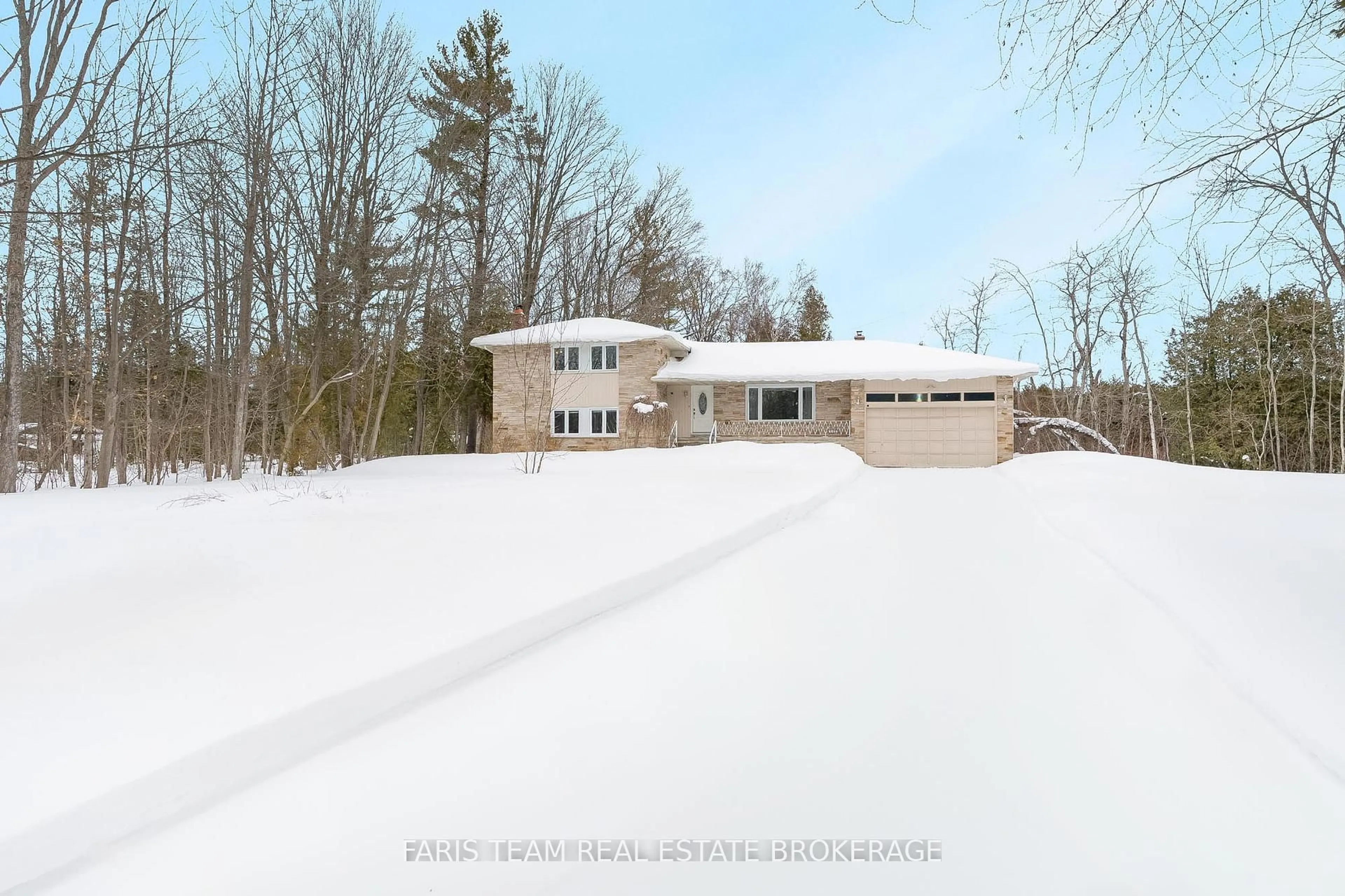 A pic from outside/outdoor area/front of a property/back of a property/a pic from drone, street for 2597 George Johnston Rd, Springwater Ontario L9X 1C7