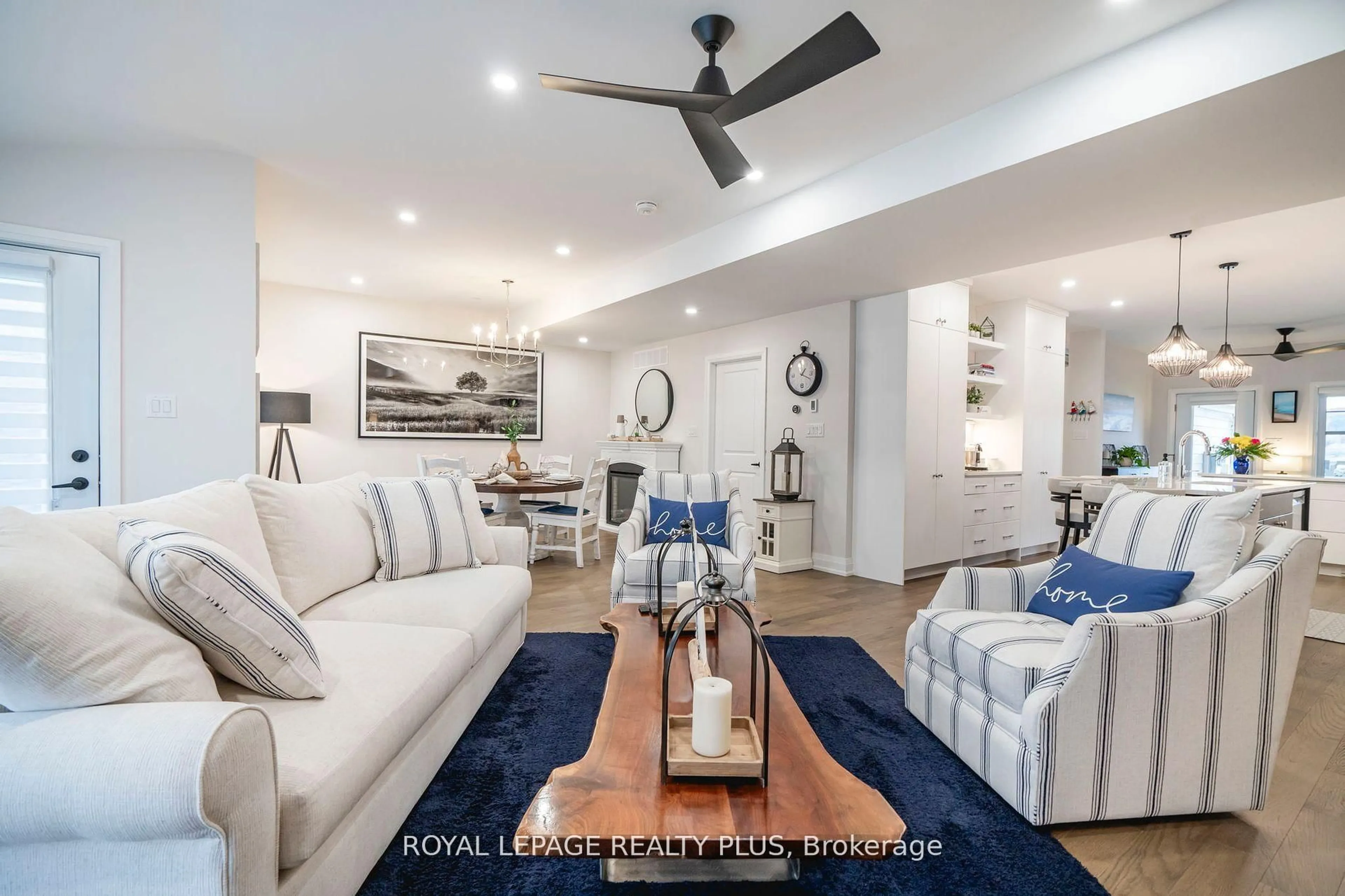 Living room with furniture, unknown for 17 Quarry Rd, Penetanguishene Ontario L9M 0W6