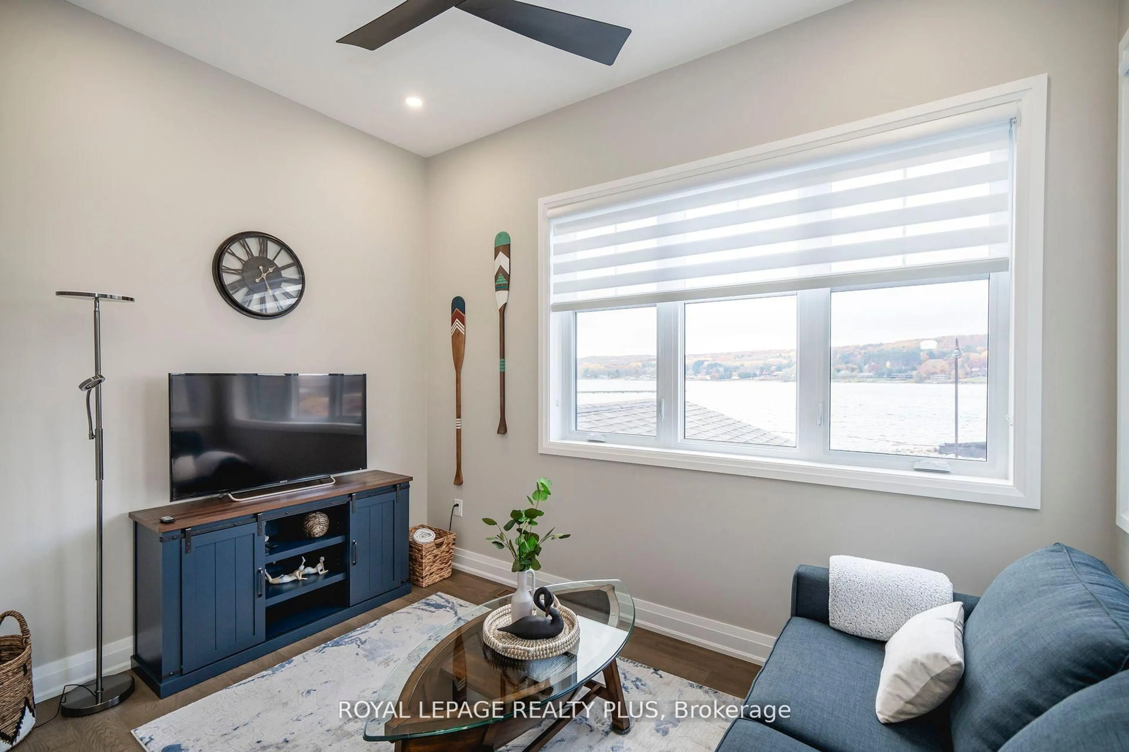 Living room with furniture, unknown for 17 Quarry Rd, Penetanguishene Ontario L9M 0W6