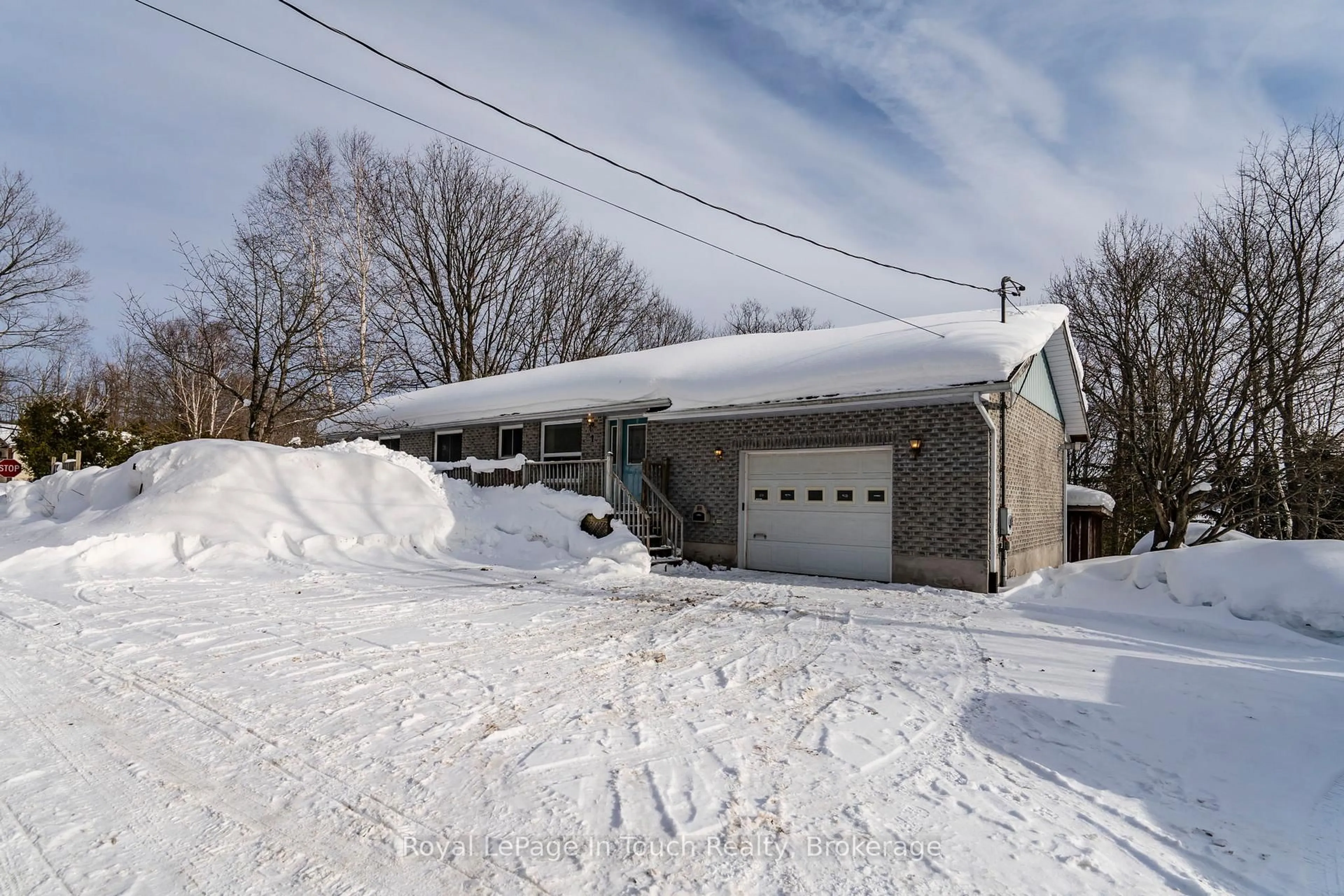 Unknown for 1 Logmoss Rd, Tiny Ontario L9M 0C2