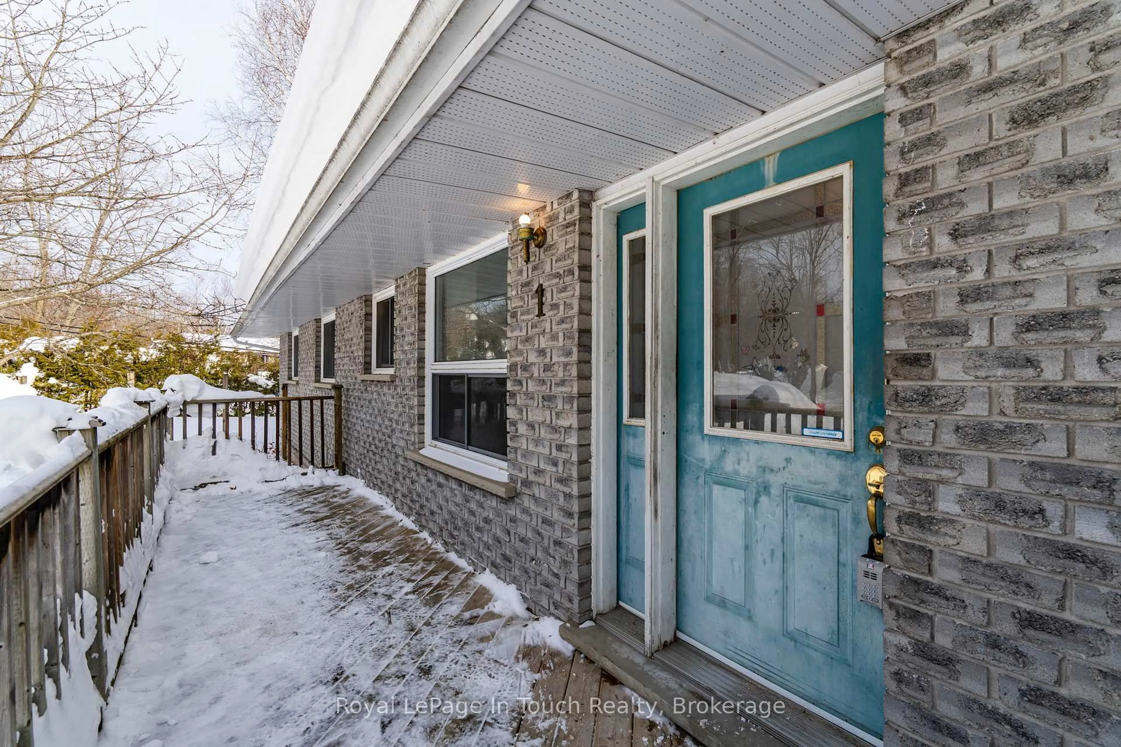 Unknown for 1 Logmoss Rd, Tiny Ontario L9M 0C2