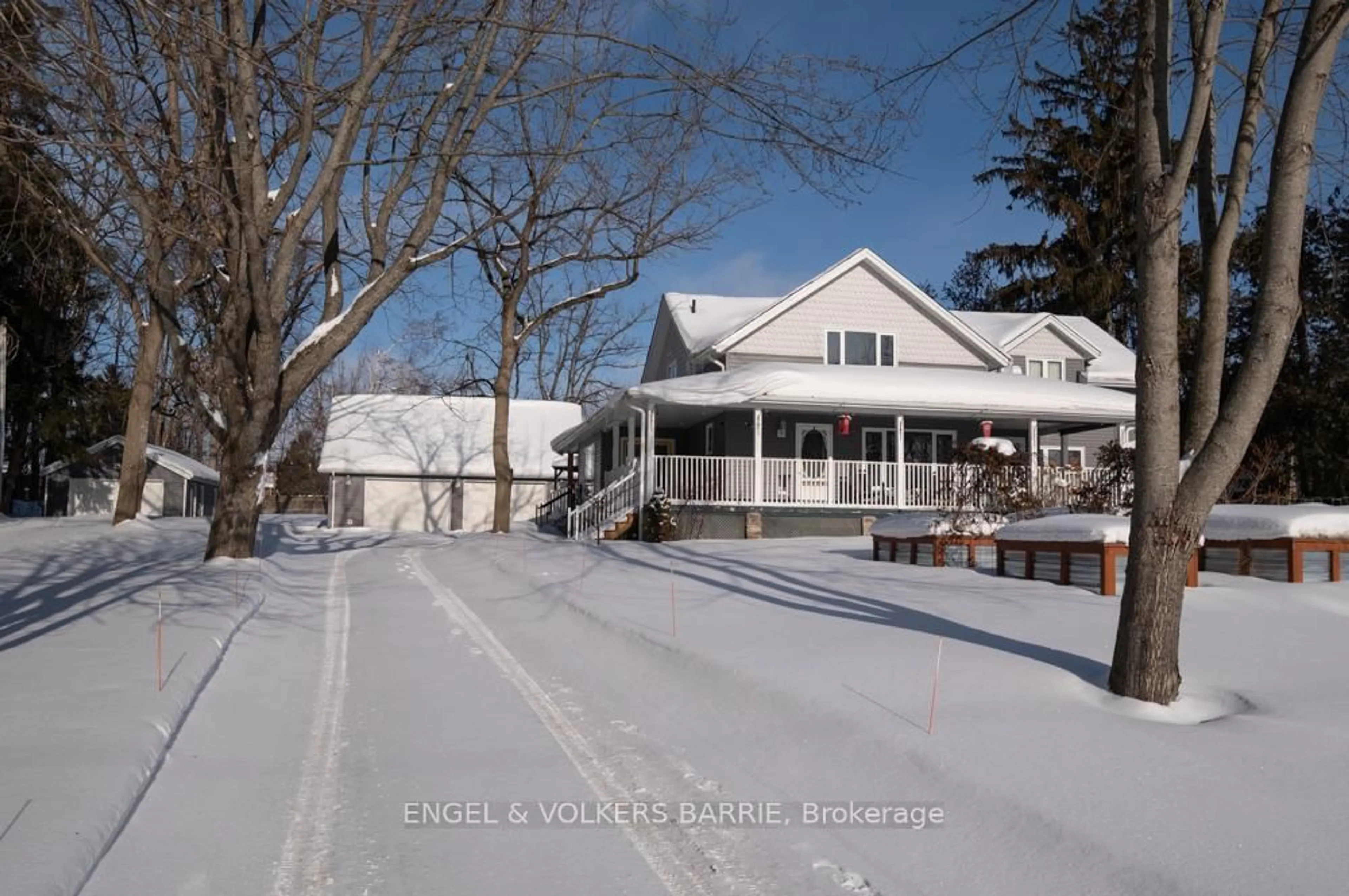 A pic from outside/outdoor area/front of a property/back of a property/a pic from drone, street for 112 Lakeshore Rd, Oro-Medonte Ontario L0L 2E0