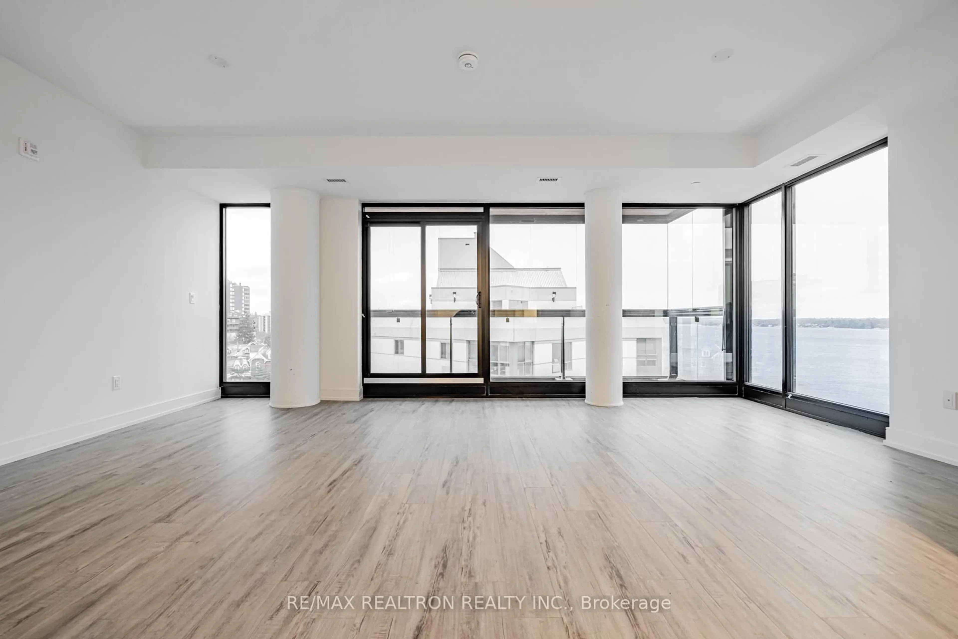 Unknown for 185 Dunlop St #814, Barrie Ontario L4M 1A6