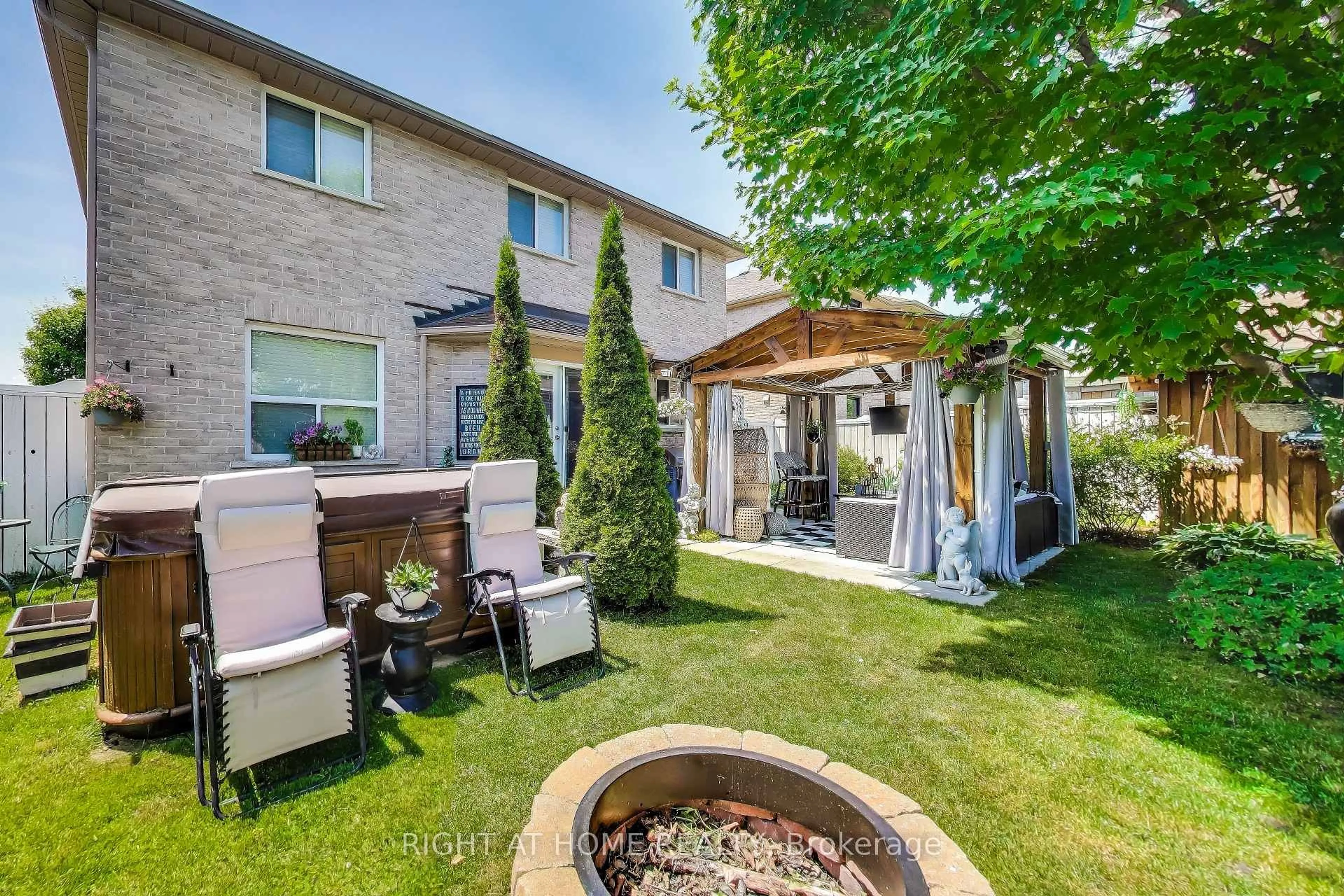Patio, street for 55 Knupp Rd, Barrie Ontario L4N 0R7