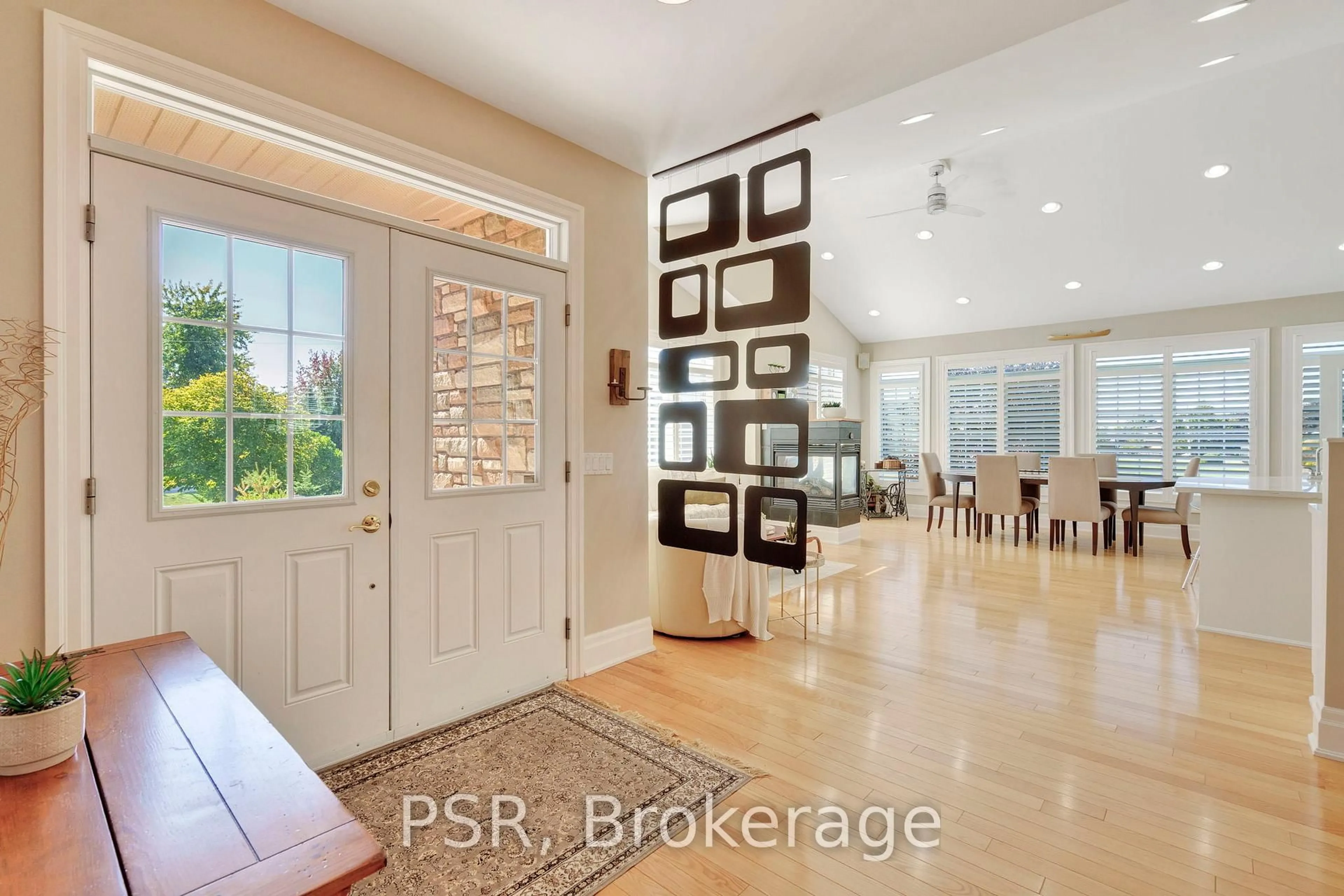 Indoor entryway for 2884 Sunnydale Lane, Ramara Ontario L0K 1B0