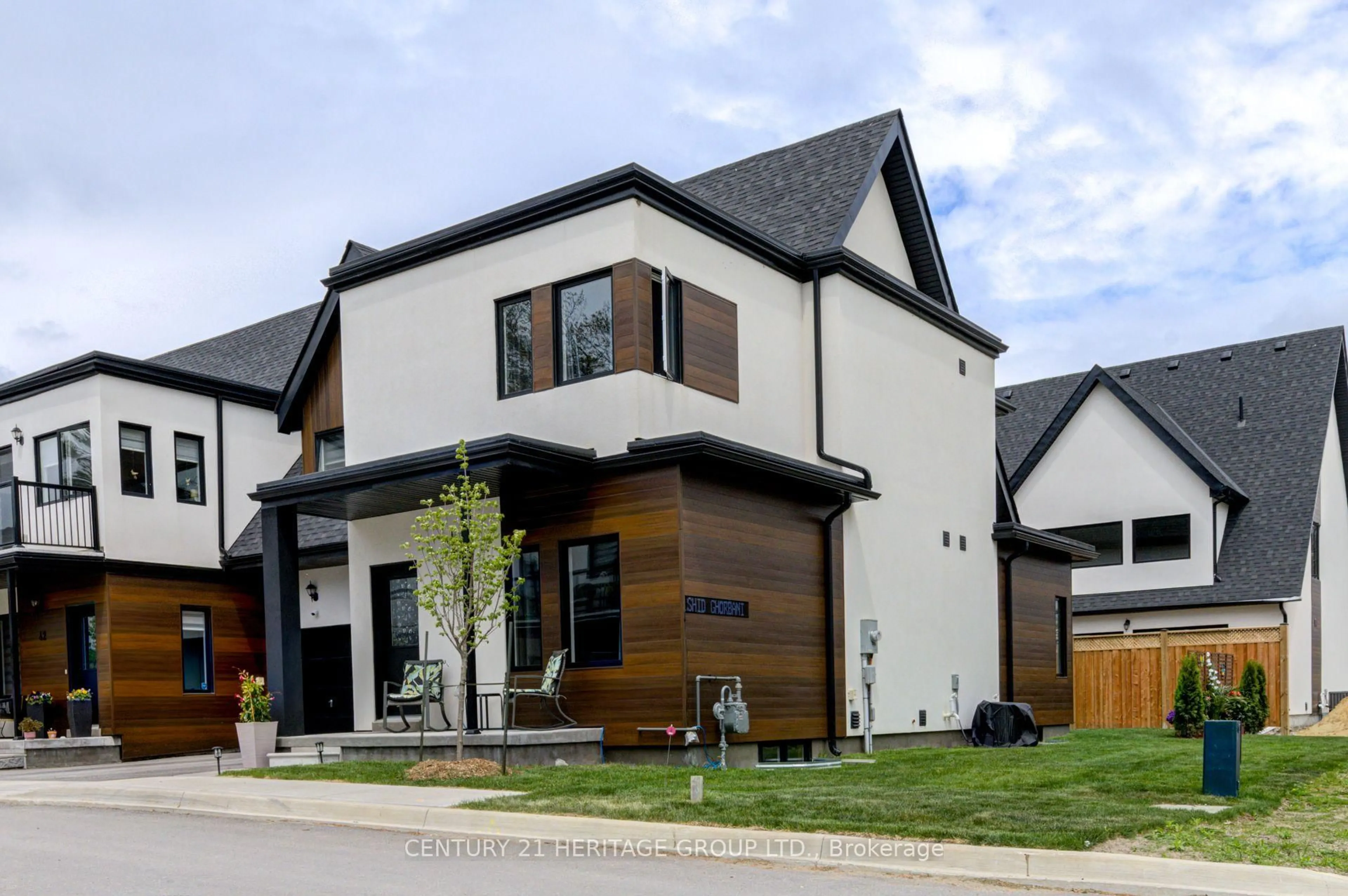 Home with brick exterior material, street for 44 Ruby Cres, Orillia Ontario L3V 8M3