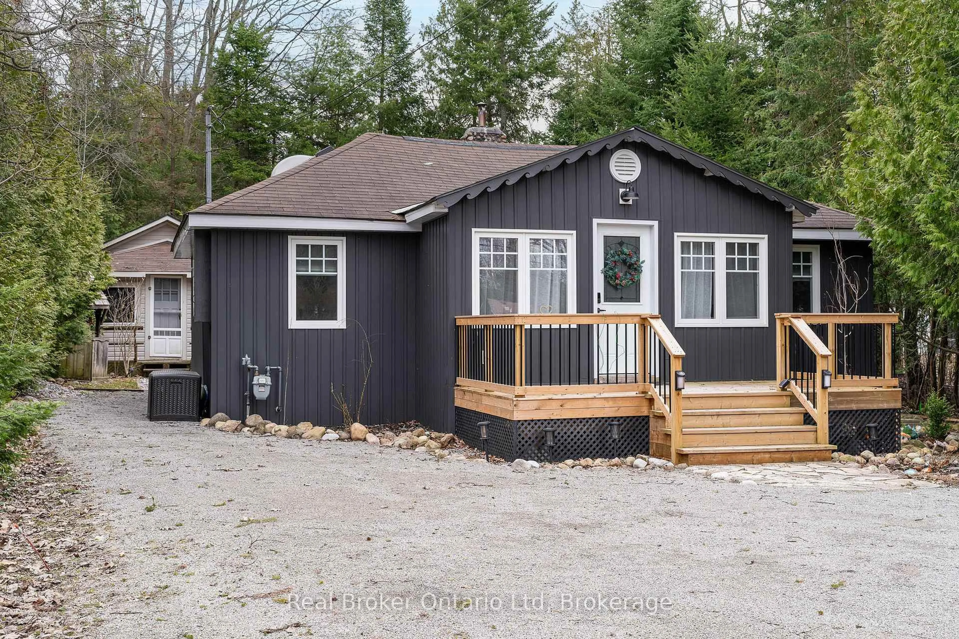 Home with vinyl exterior material, unknown for 1071 LAWSON Rd, Tiny Ontario L0L 1P0