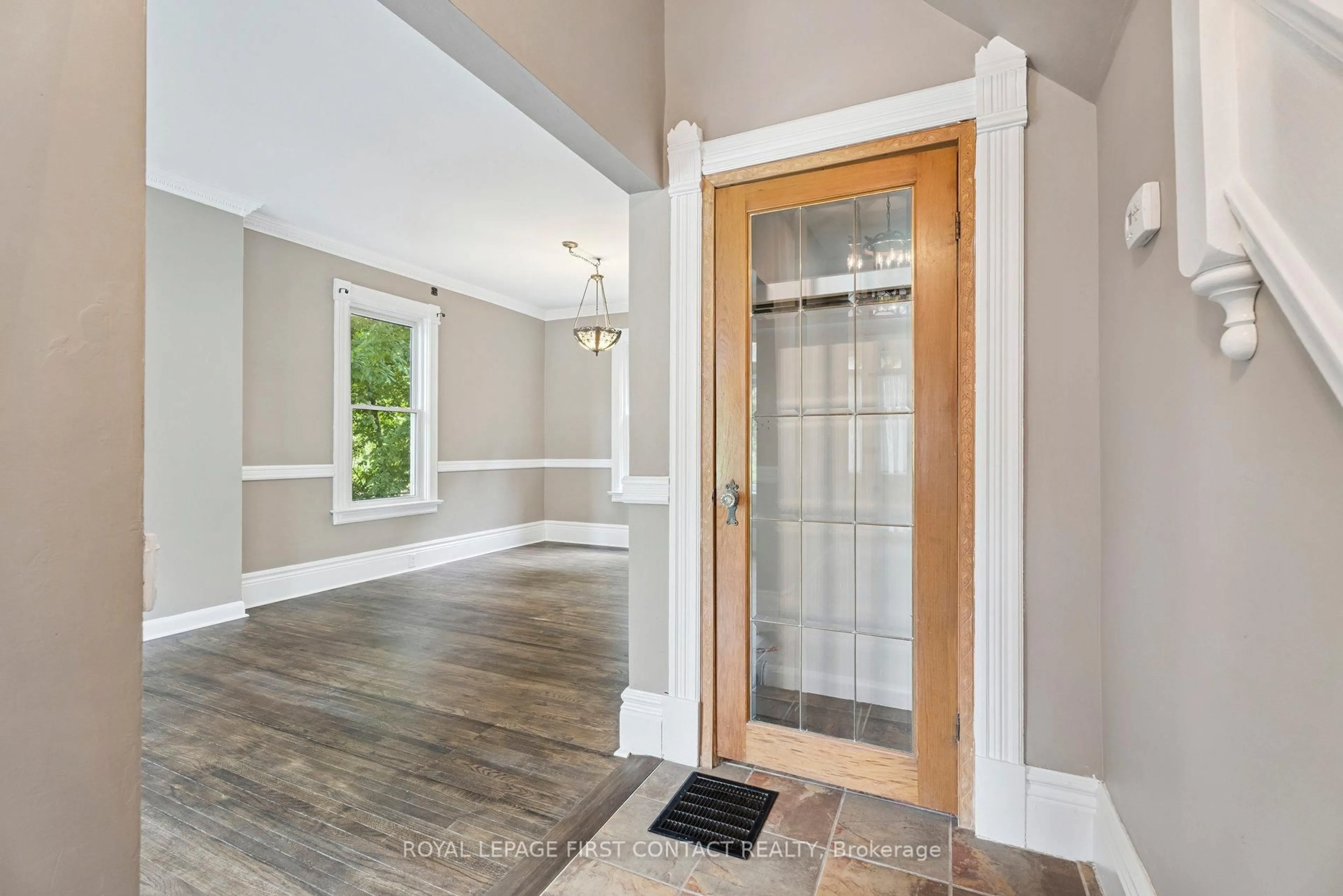 Indoor entryway for 55 Burton Ave, Barrie Ontario L4N 2R5