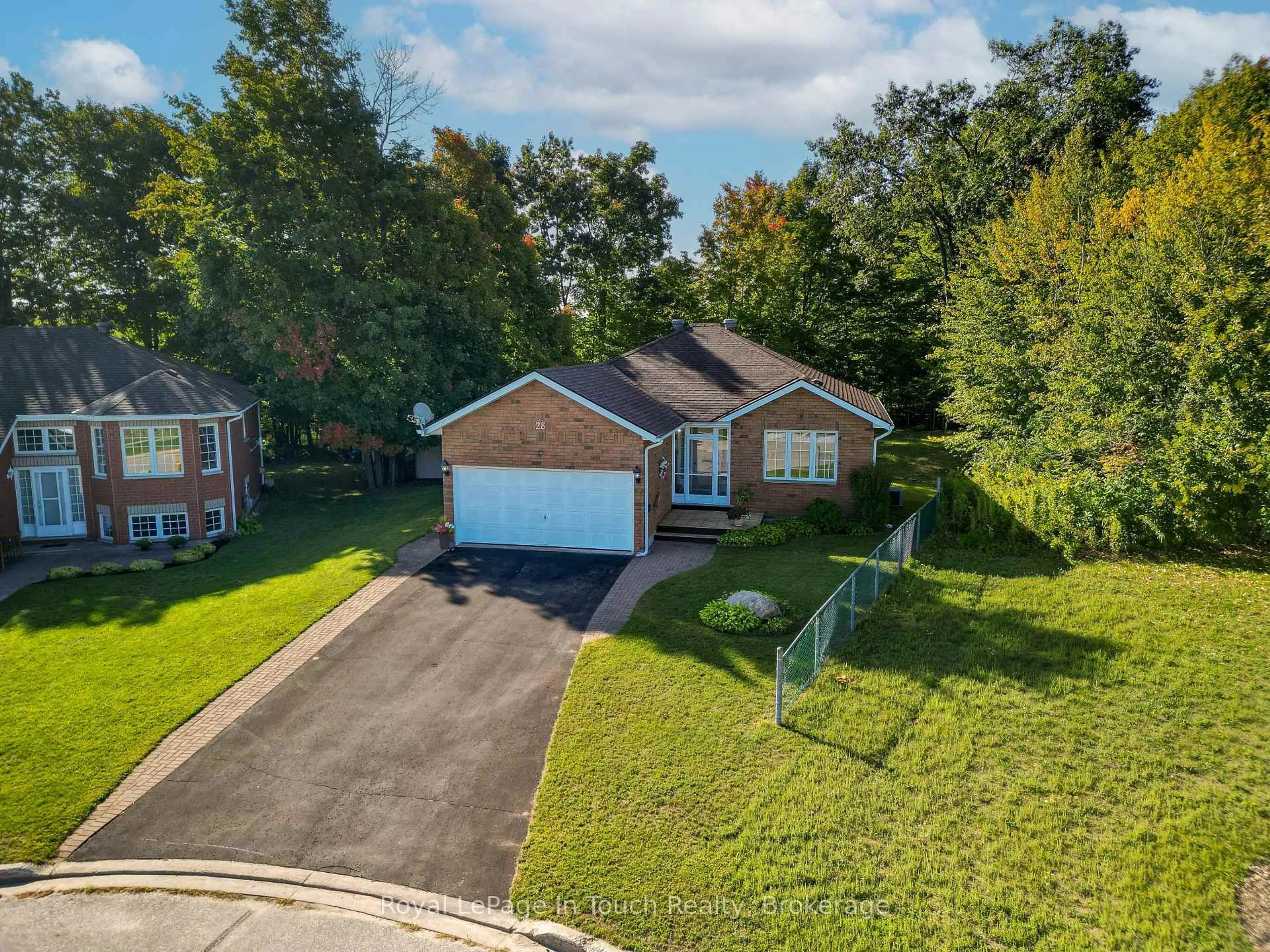A pic from outside/outdoor area/front of a property/back of a property/a pic from drone, street for 28 Charles St, Penetanguishene Ontario L9M 2G6