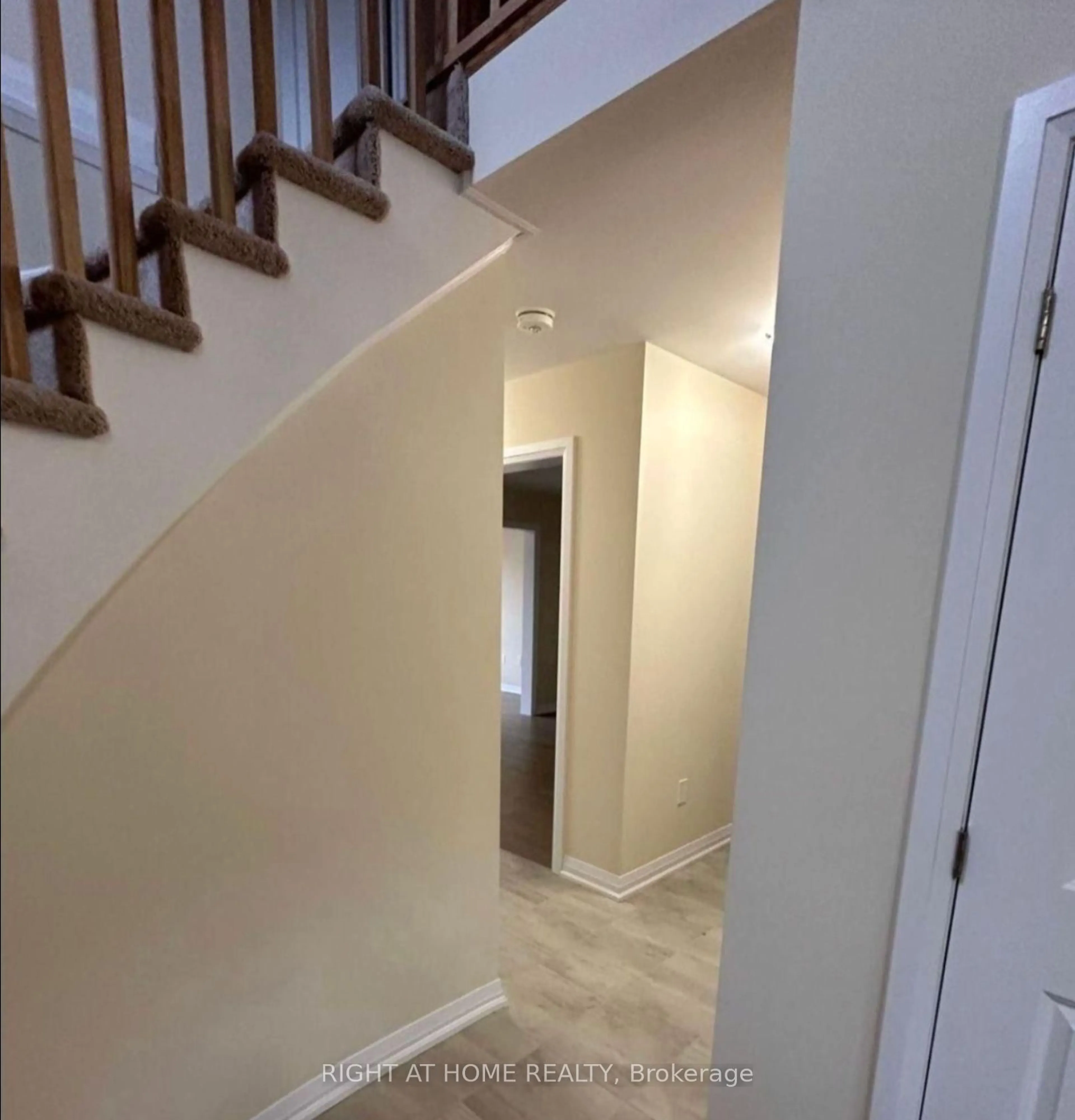 Stairs for 5 Revol Rd, Penetanguishene Ontario L9M 1N8