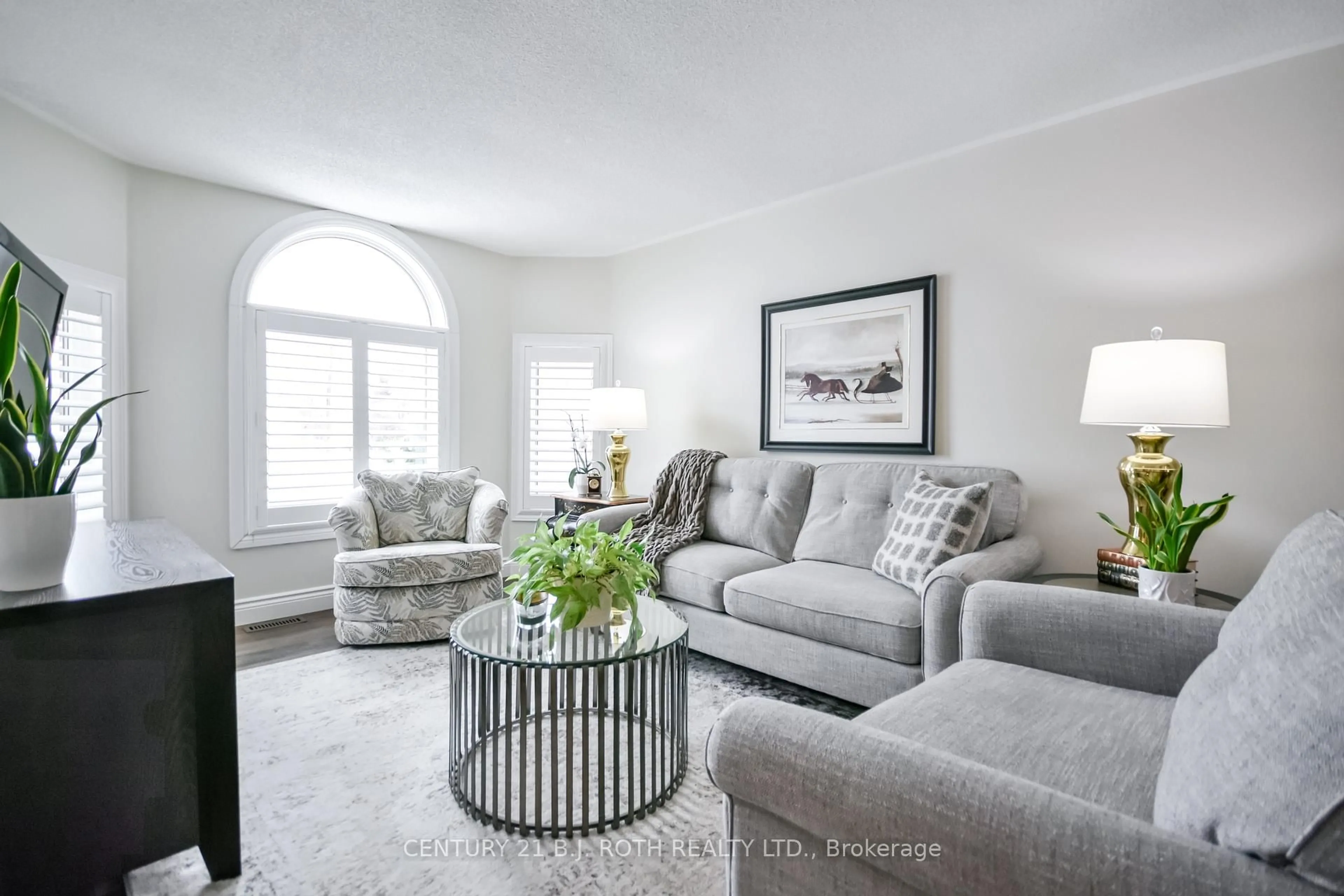 Living room with furniture, unknown for 91 Benson Dr, Barrie Ontario L4N 7Y4