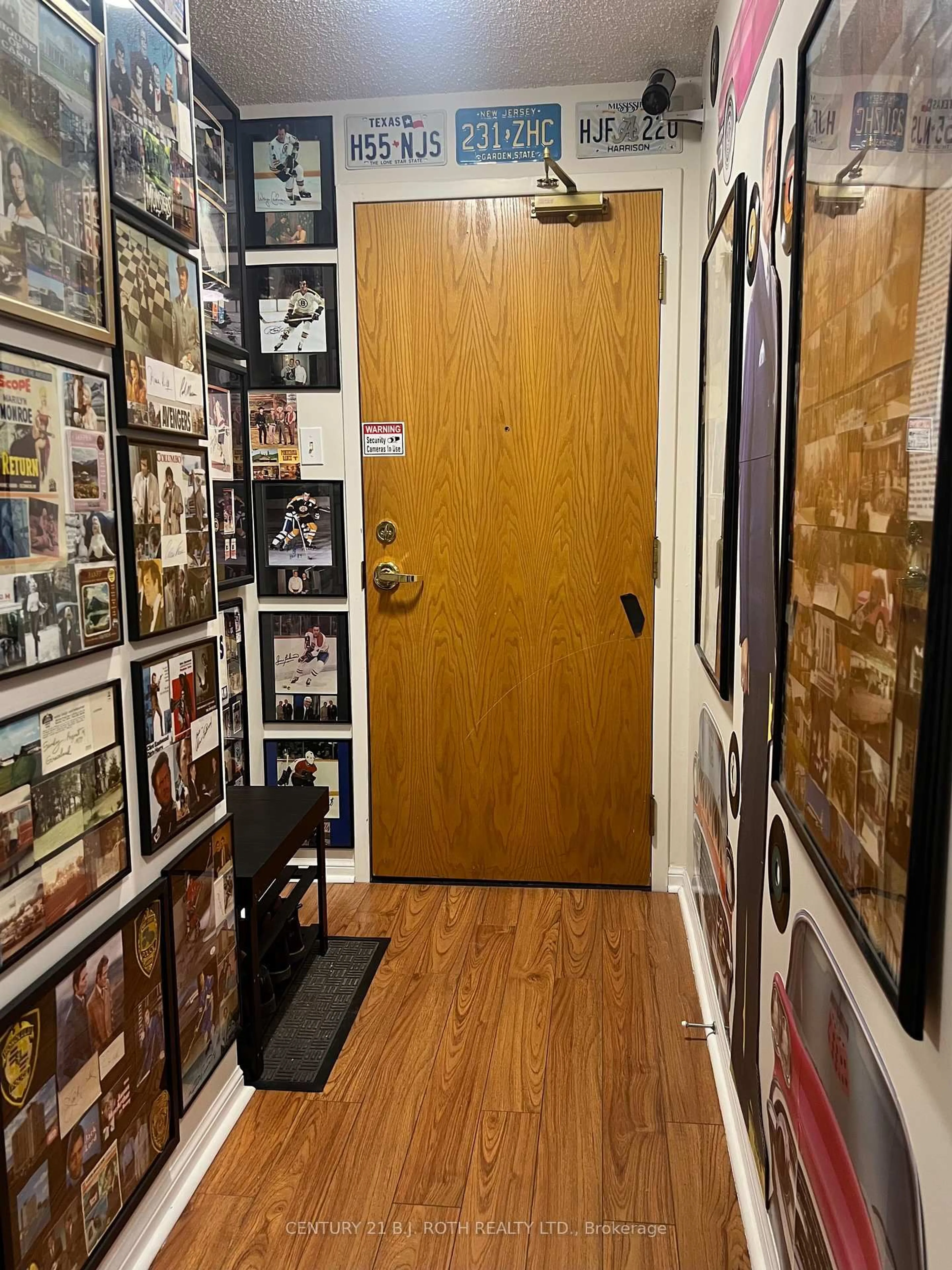 Indoor entryway for 75 Ellen St #1101, Barrie Ontario L4N 7R6