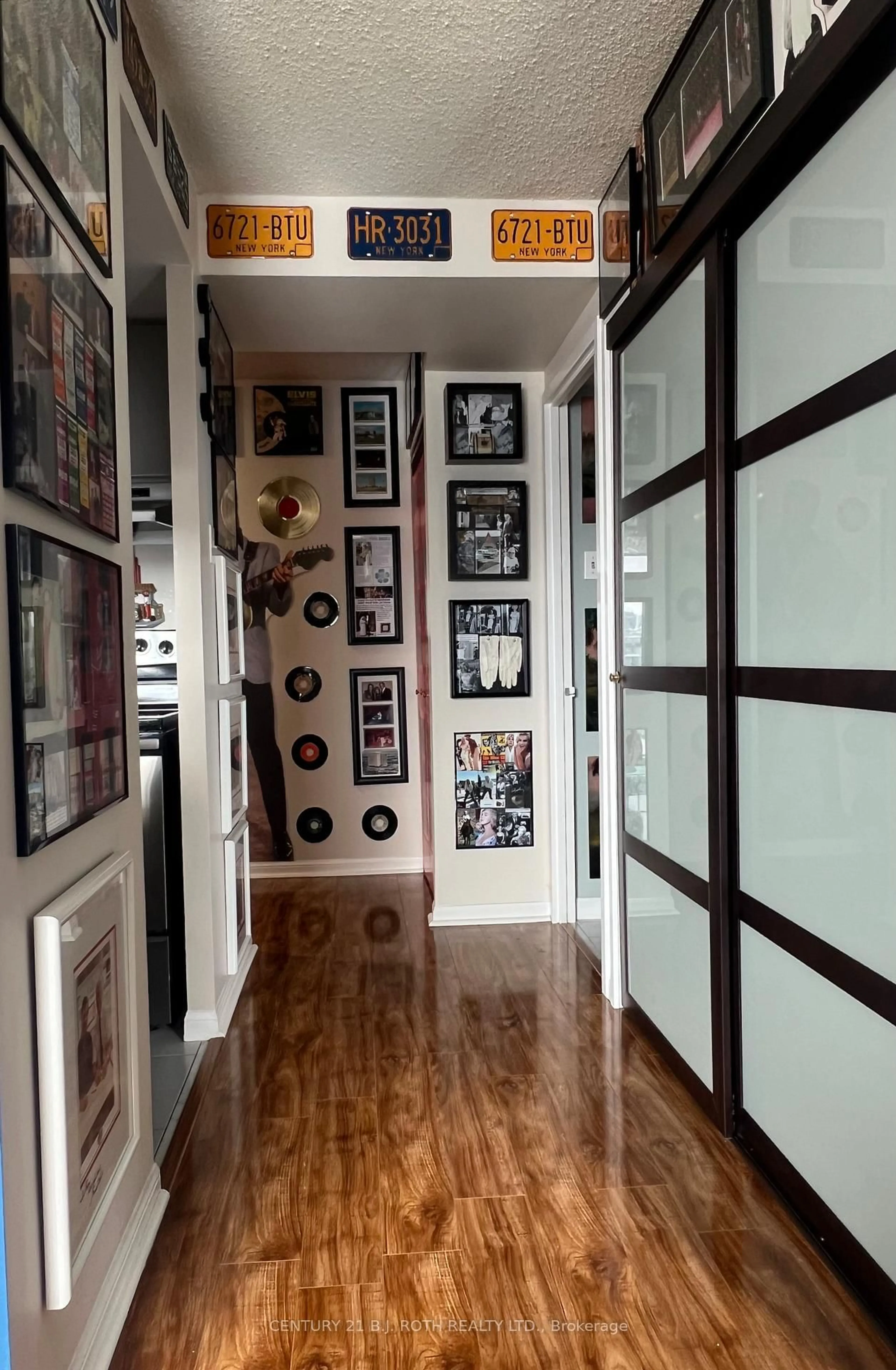 Indoor entryway for 75 Ellen St #1101, Barrie Ontario L4N 7R6