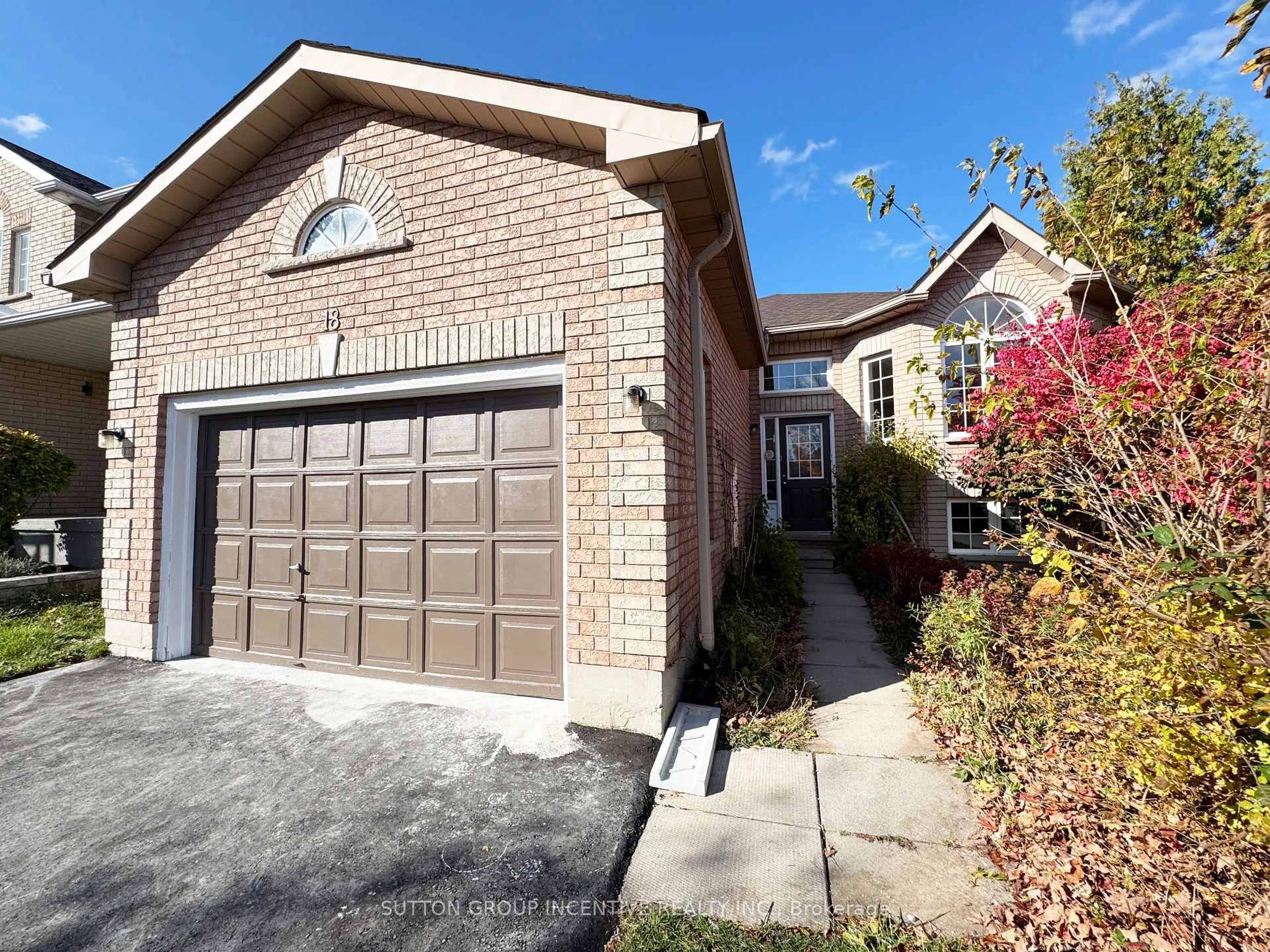 Home with brick exterior material, street for 18 Forest Dale Dr, Barrie Ontario L4M 6M7