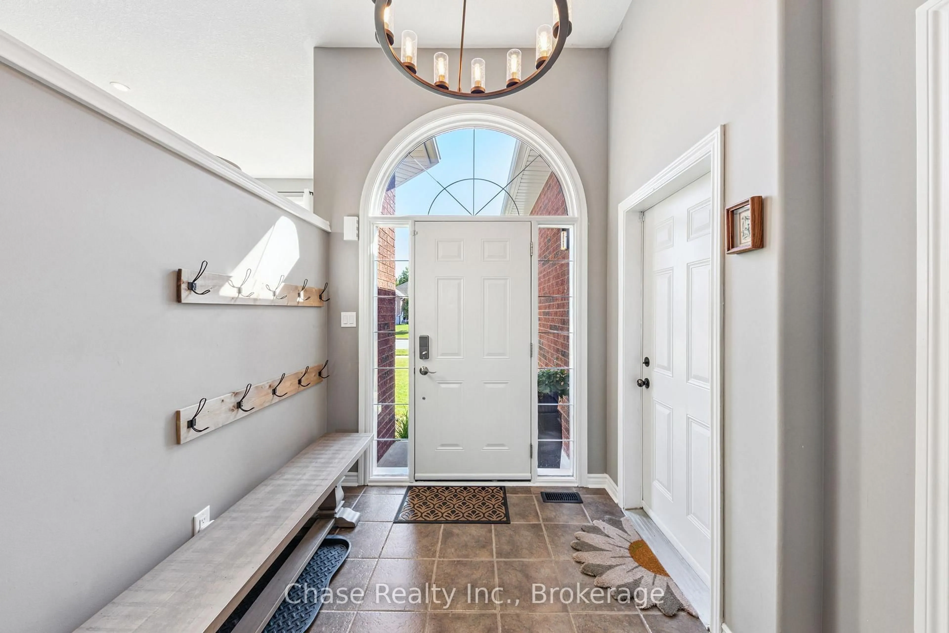 Indoor entryway for 18 St Amant Rd, Penetanguishene Ontario L9M 0A1