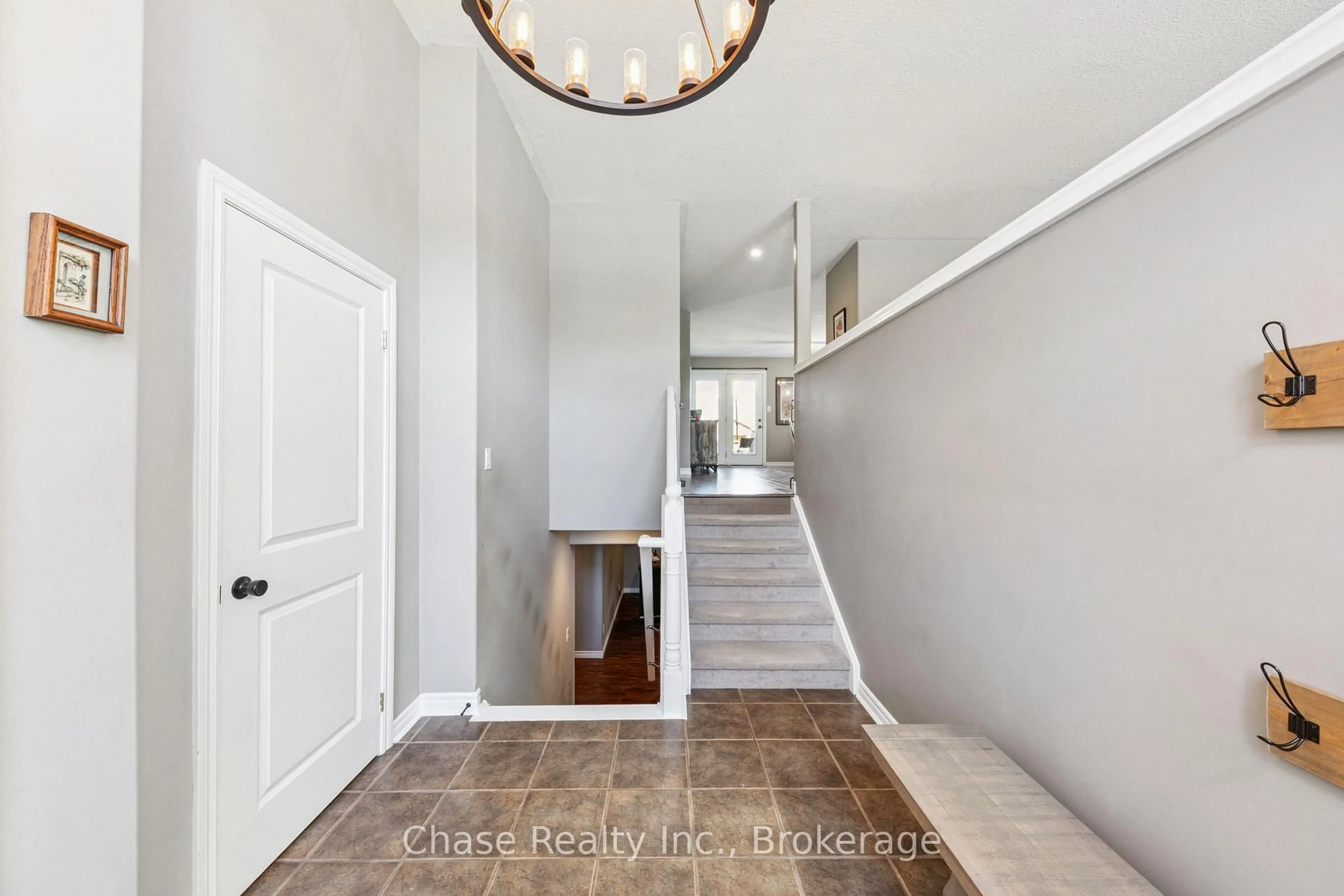 Indoor entryway for 18 St Amant Rd, Penetanguishene Ontario L9M 0A1