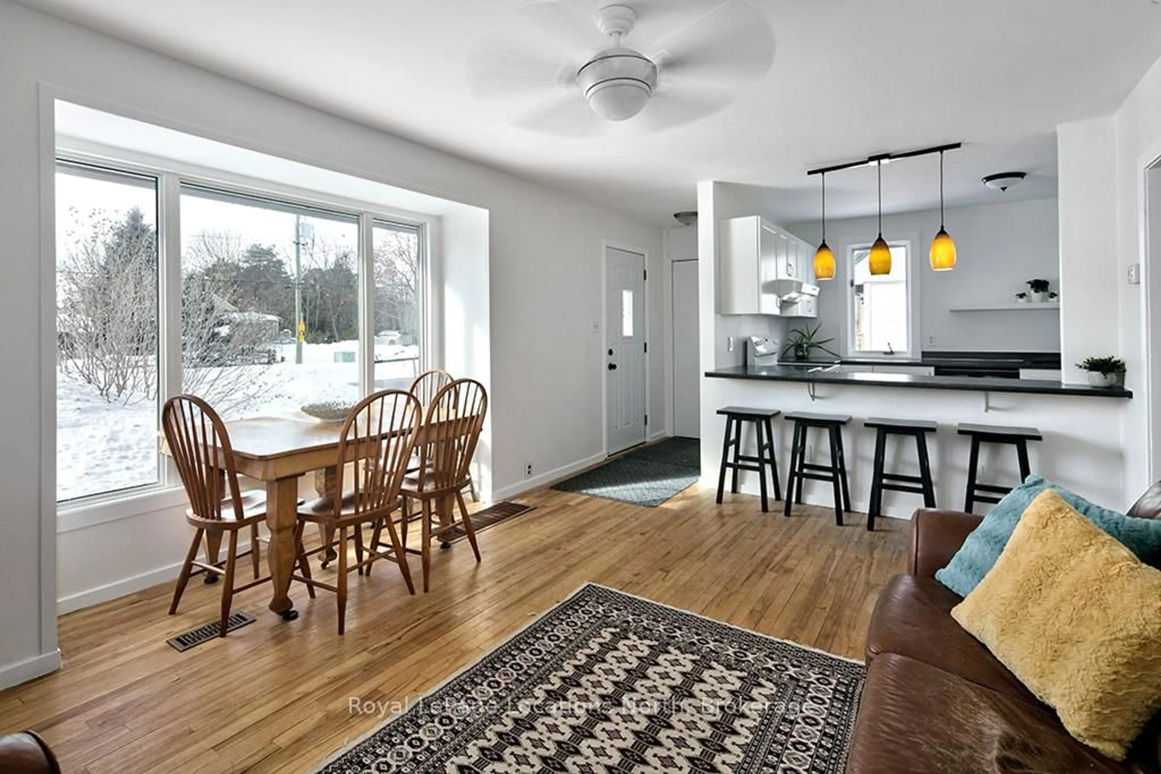 Open concept kitchen, unknown for 497 Maple St, Collingwood Ontario L9Y 2S6