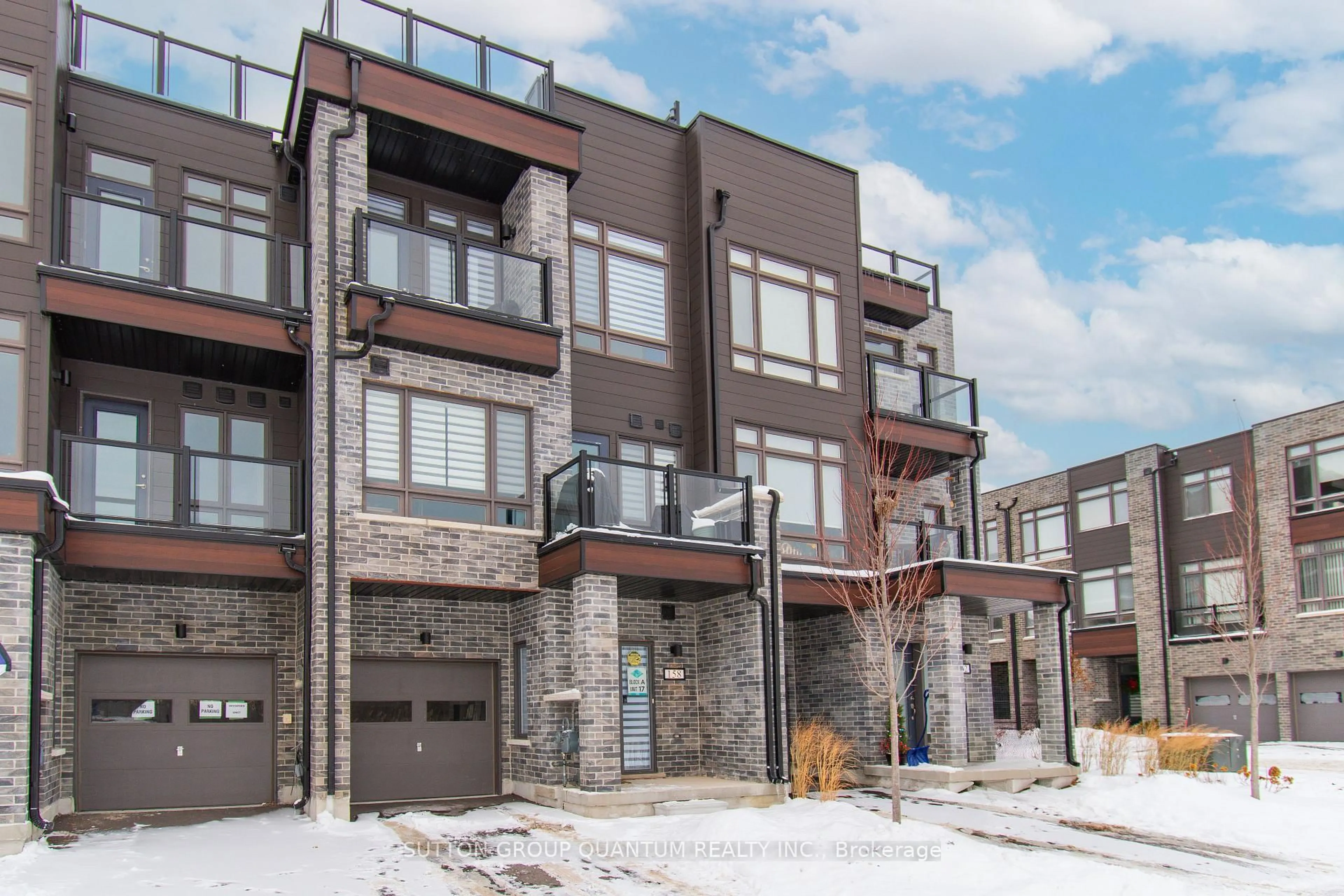 Home with brick exterior material, unknown for 158 Elgin St, Orillia Ontario L3V 1R2