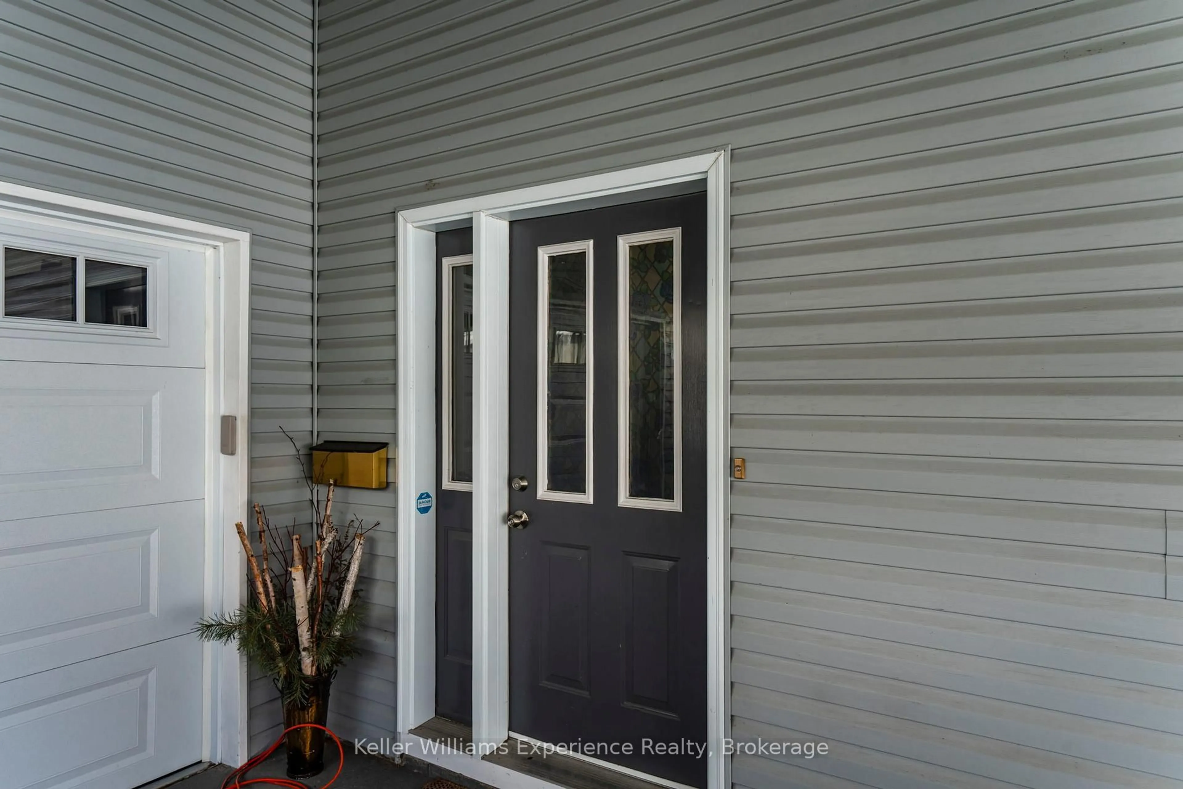 Indoor entryway for 329 & 331 Browns Line, Tay Ontario L0K 2C0