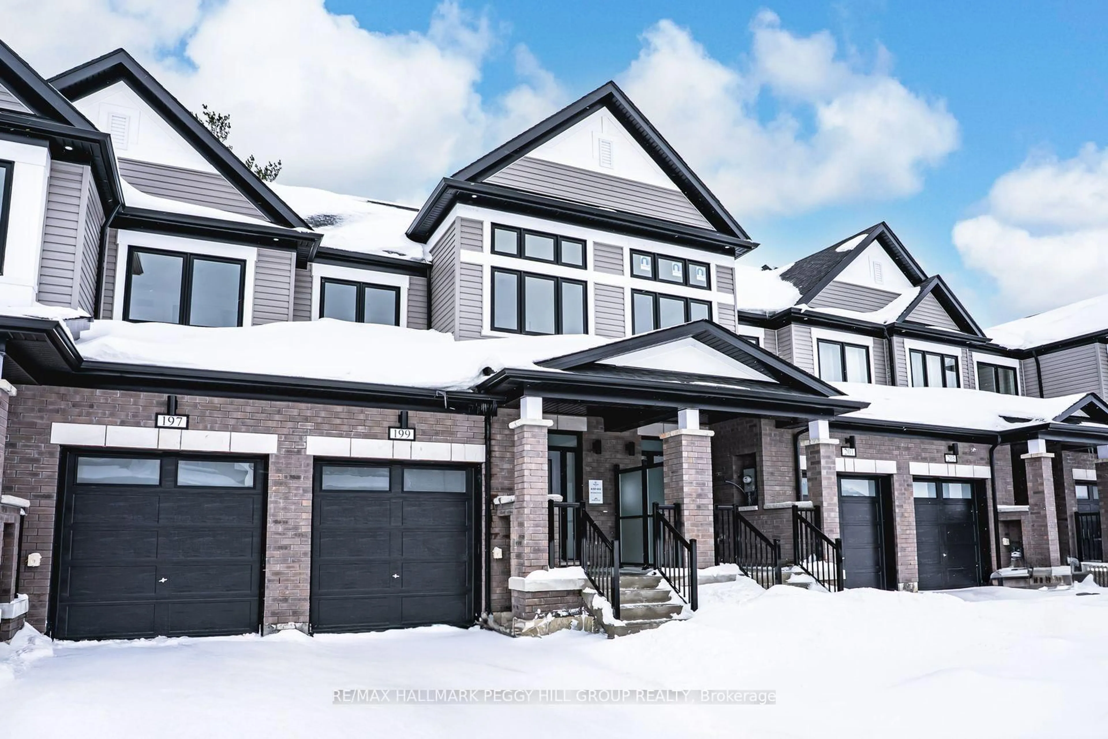 Home with brick exterior material, street for 199 Durham Ave, Barrie Ontario L9J 0Z5