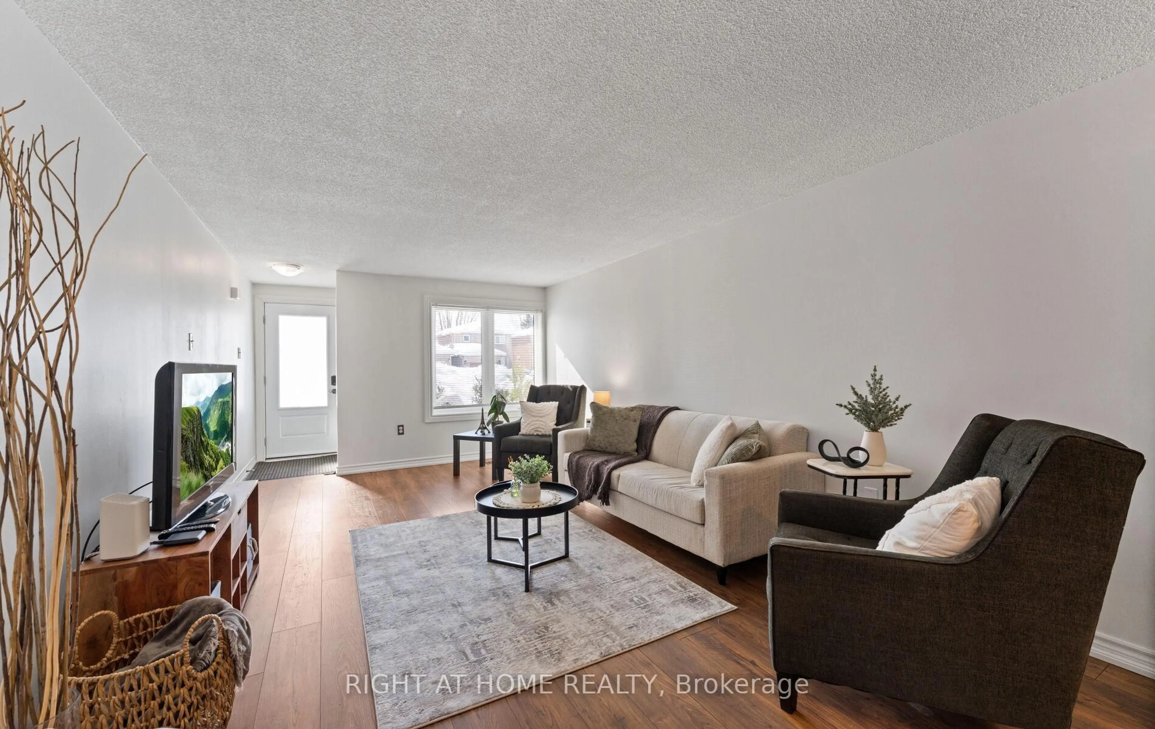 Living room with furniture, unknown for 56 Ferguson Dr, Barrie Ontario L4N 7B5