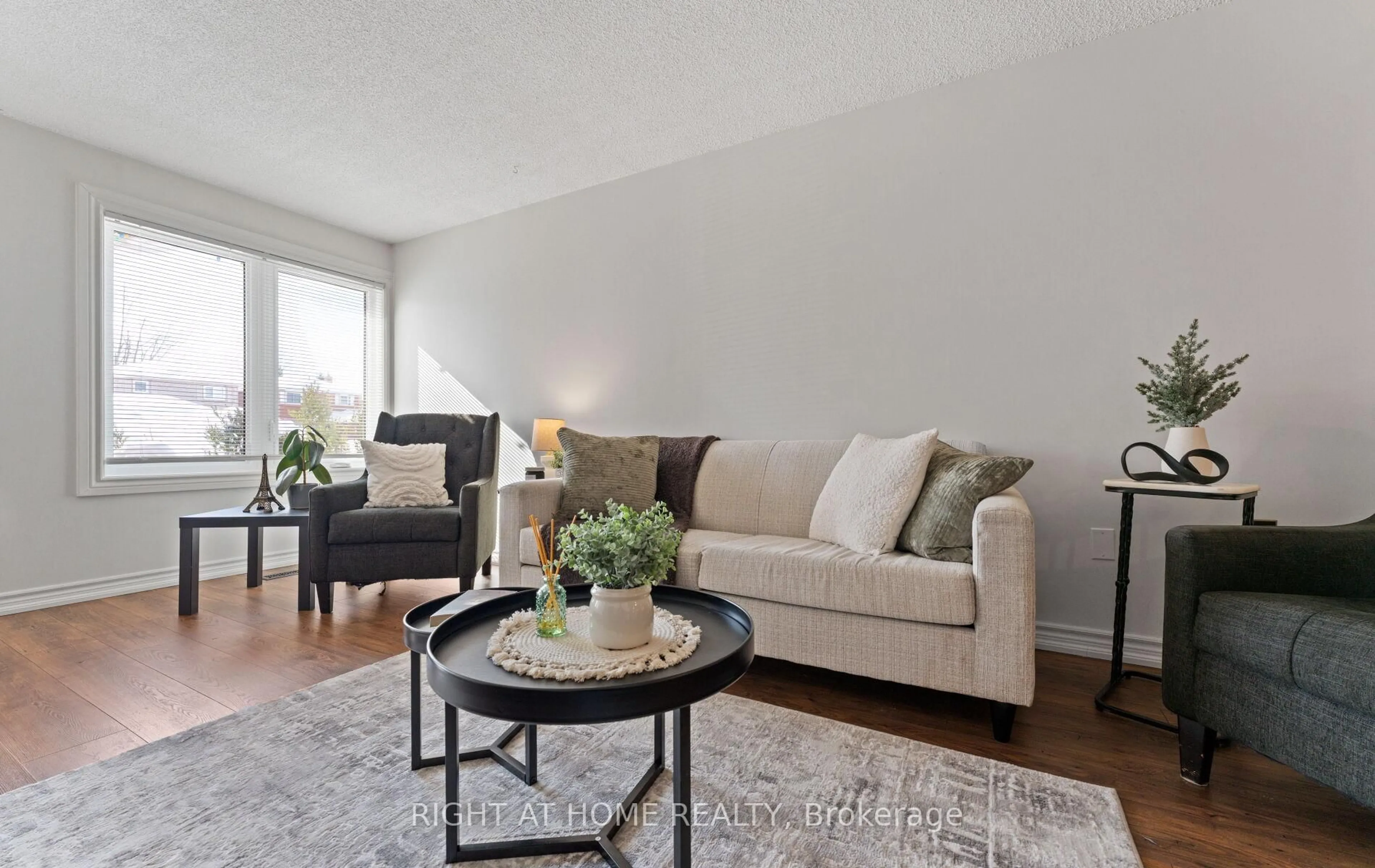 Living room with furniture, unknown for 56 Ferguson Dr, Barrie Ontario L4N 7B5