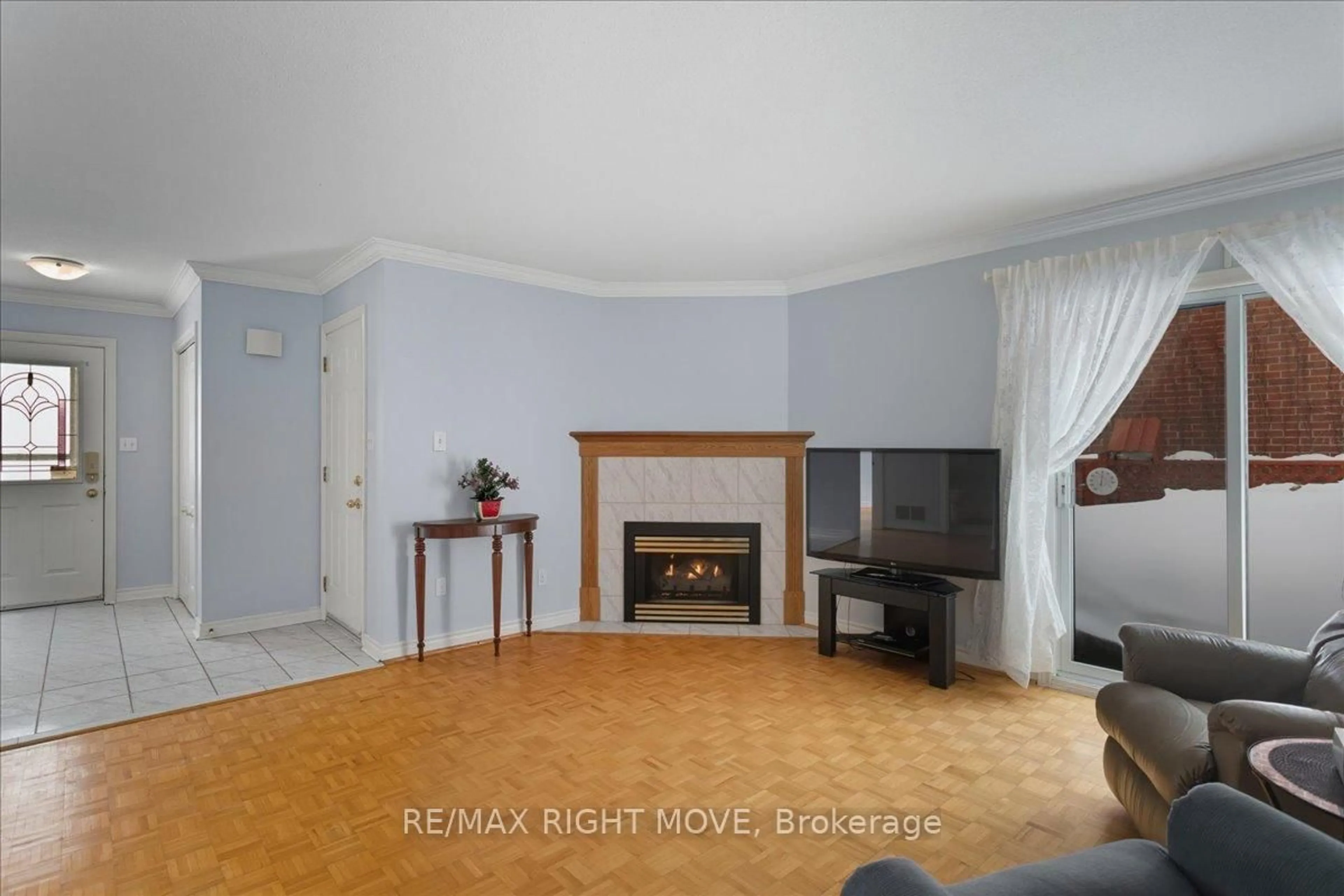 Living room with furniture, unknown for 110 Livingstone St, Barrie Ontario L4N 7J4