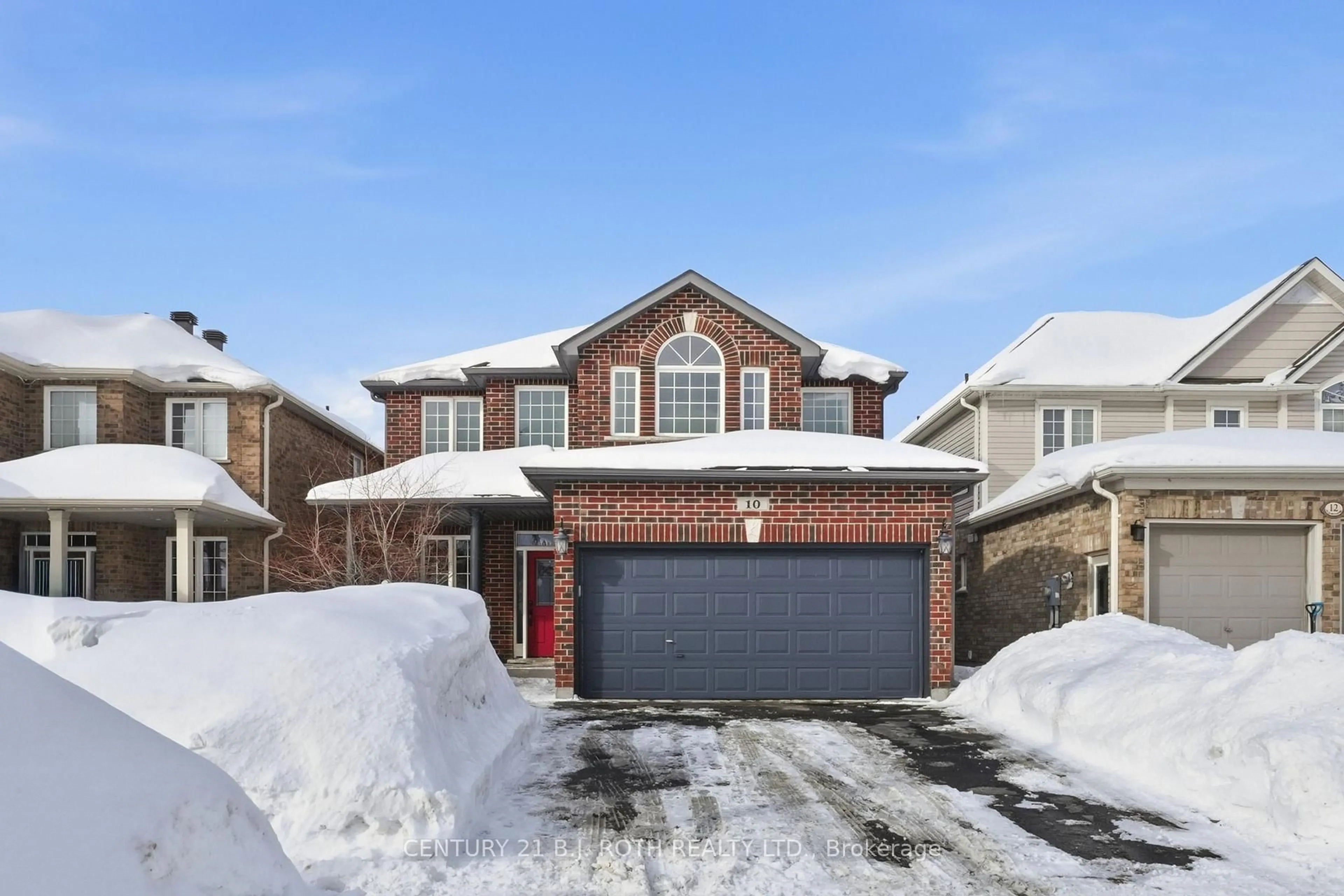 Home with brick exterior material, street for 10 AUBURN Crt, Barrie Ontario L4N 6G9
