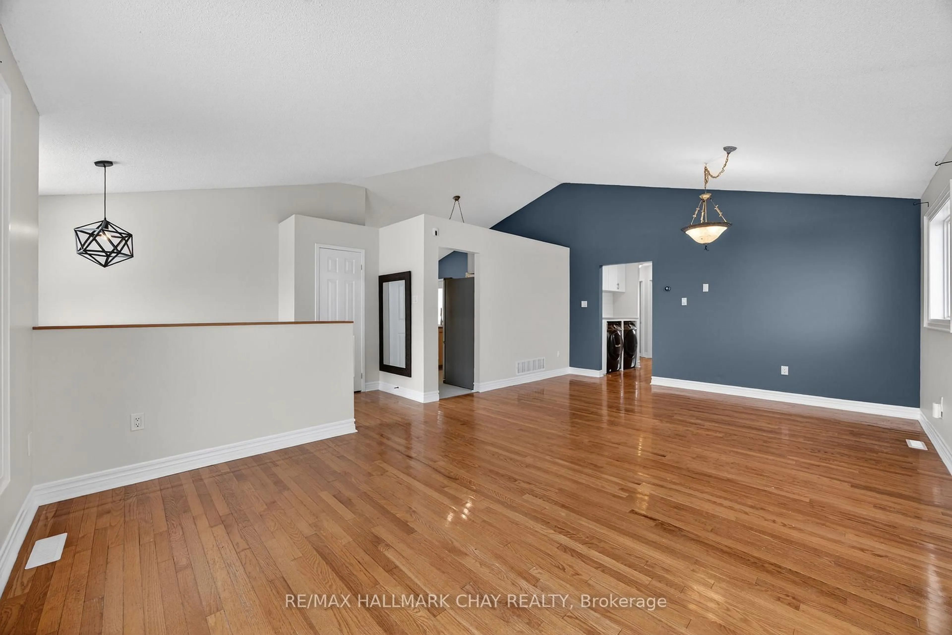 Unknown for 12 Webb St, Barrie Ontario L4N 6V2