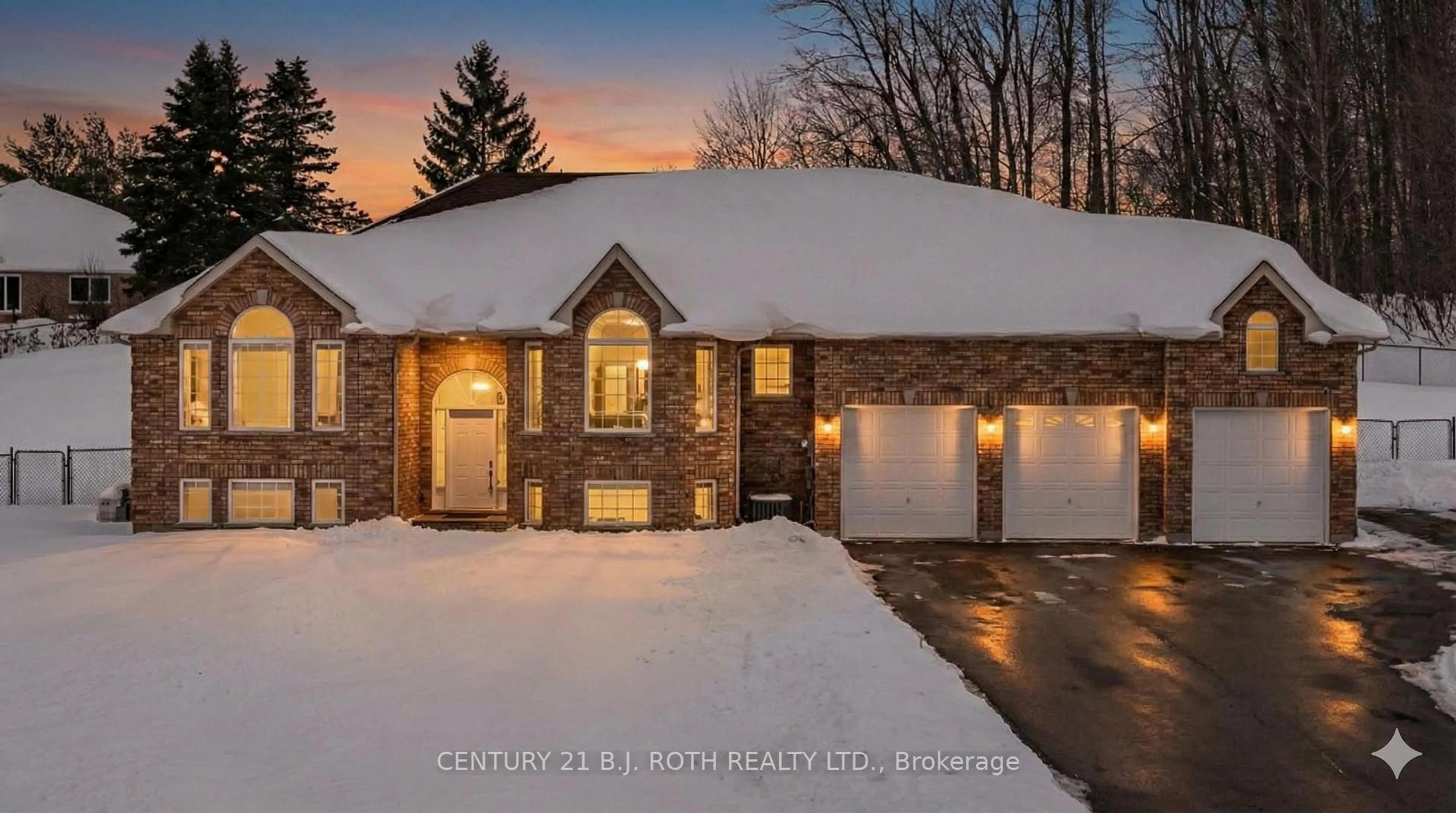 Home with brick exterior material, unknown for 1348 Hawk Ridge Cres, Severn Ontario L3V 6H4