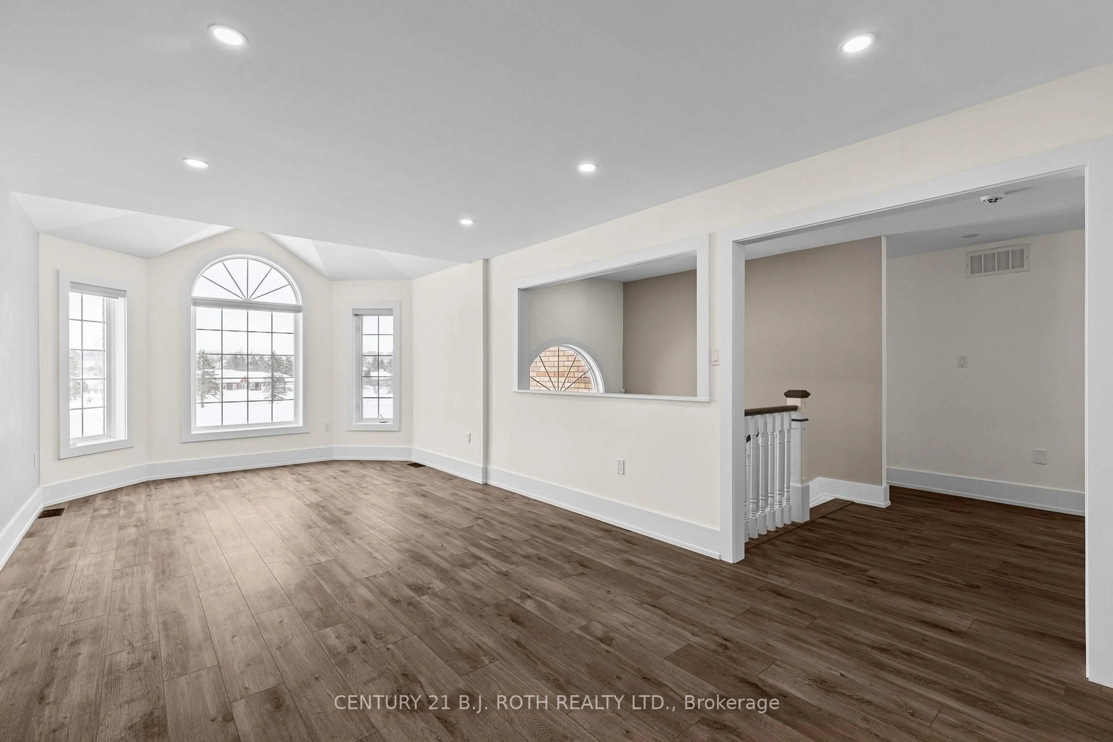 Unknown for 1348 Hawk Ridge Cres, Severn Ontario L3V 6H4