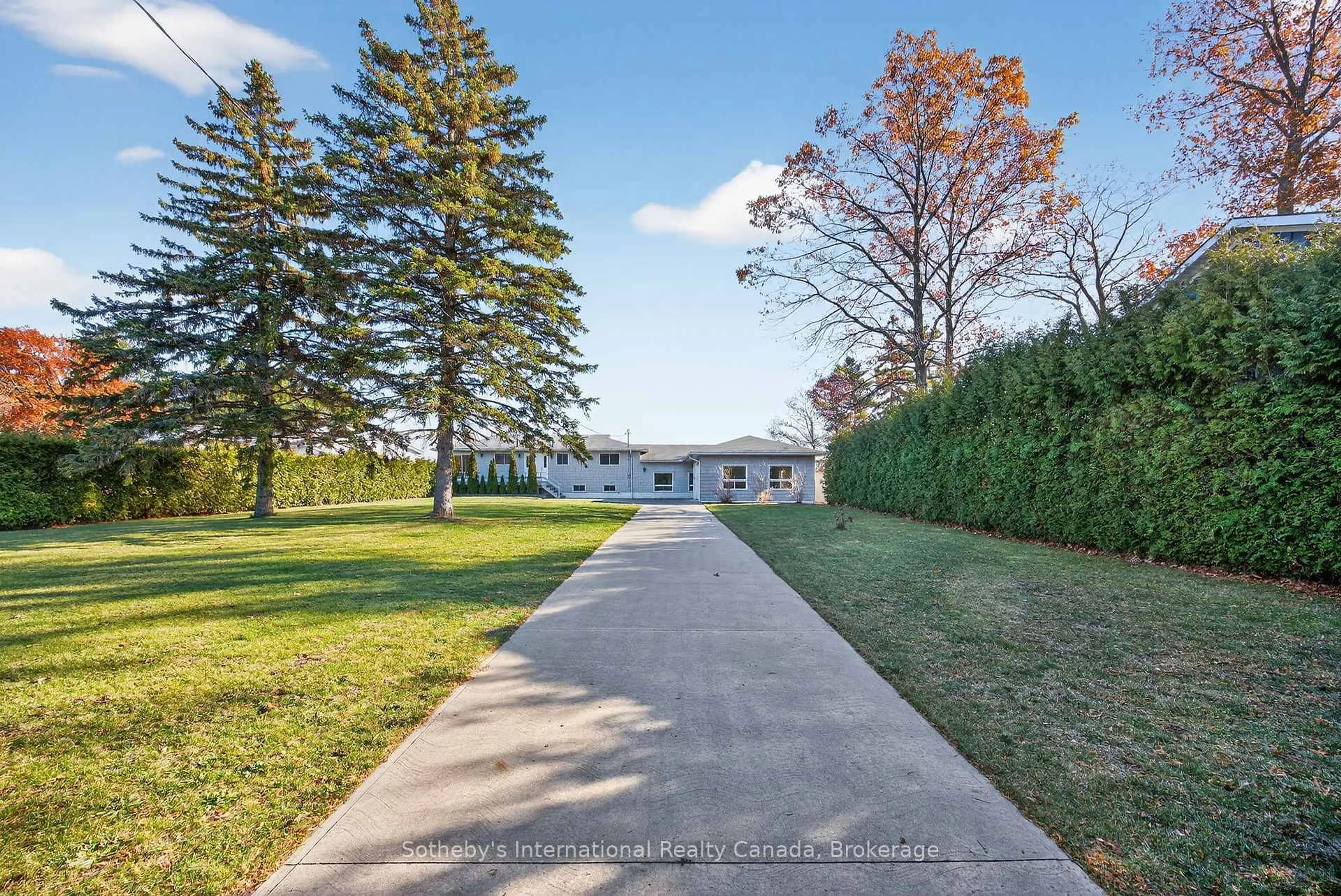 A pic from outside/outdoor area/front of a property/back of a property/a pic from drone, unknown for 1420 Tiny Beaches Rd, Tiny Ontario L9M 0H3