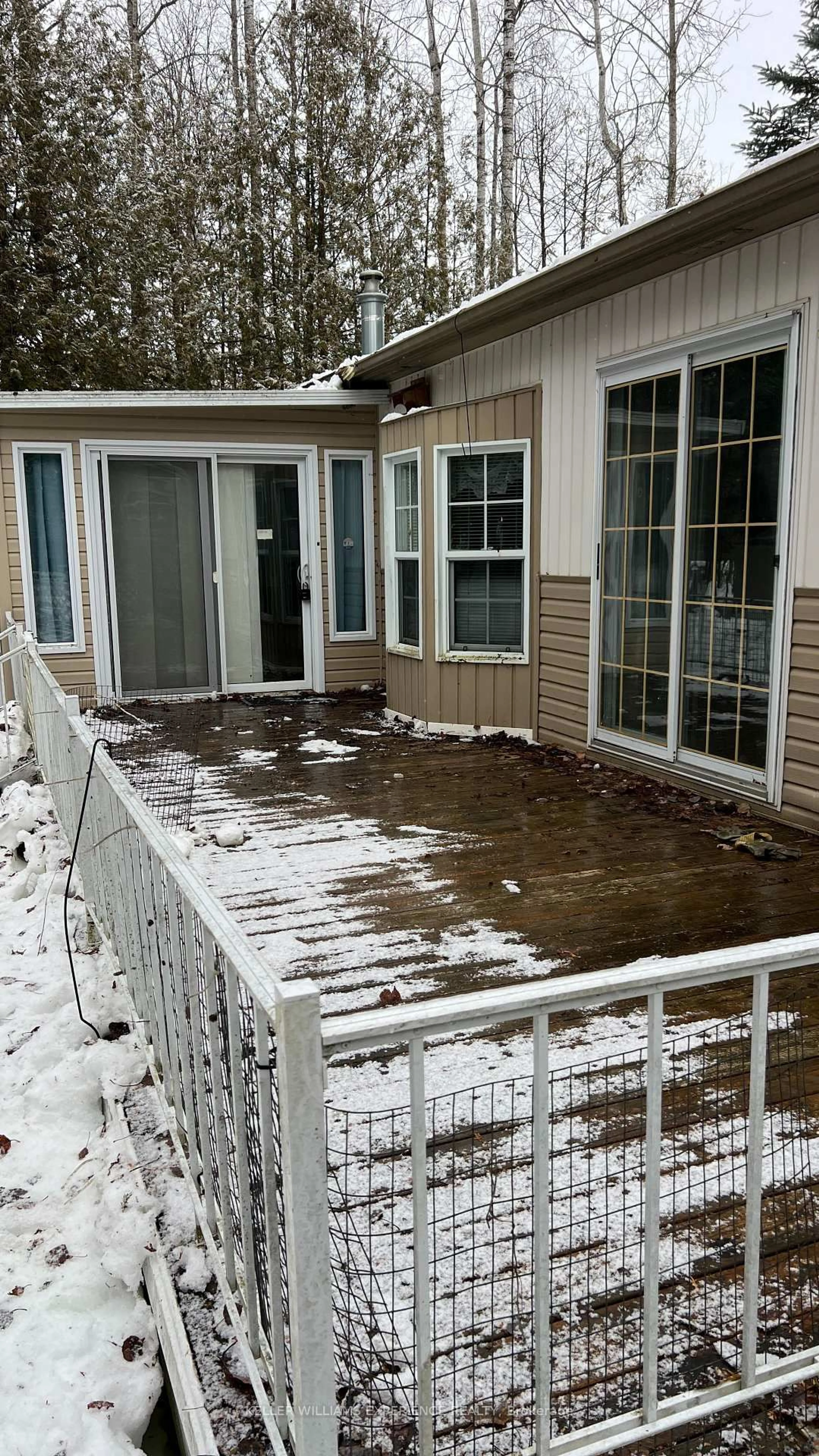 Patio, unknown for 18 Prince Rupert Ave, Springwater Ontario L0L 1P0