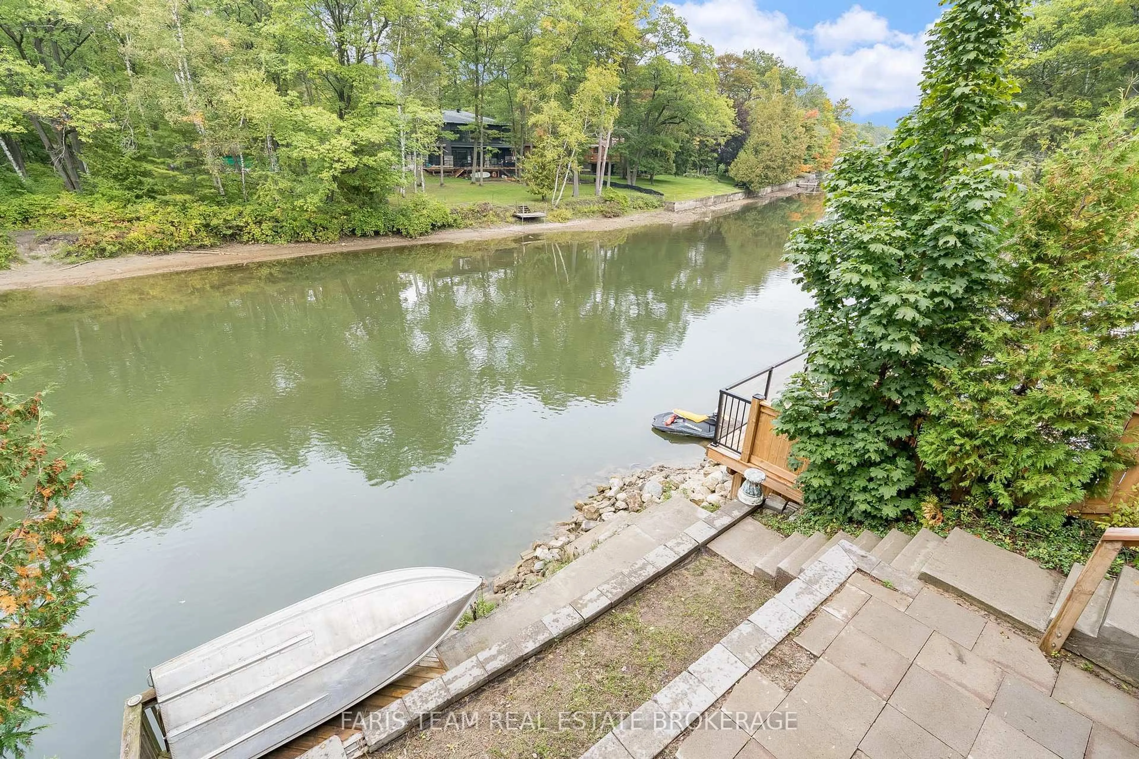 A pic from outside/outdoor area/front of a property/back of a property/a pic from drone, water/lake/river/ocean view for 104 Knox Rd, Wasaga Beach Ontario L9Z 2T5