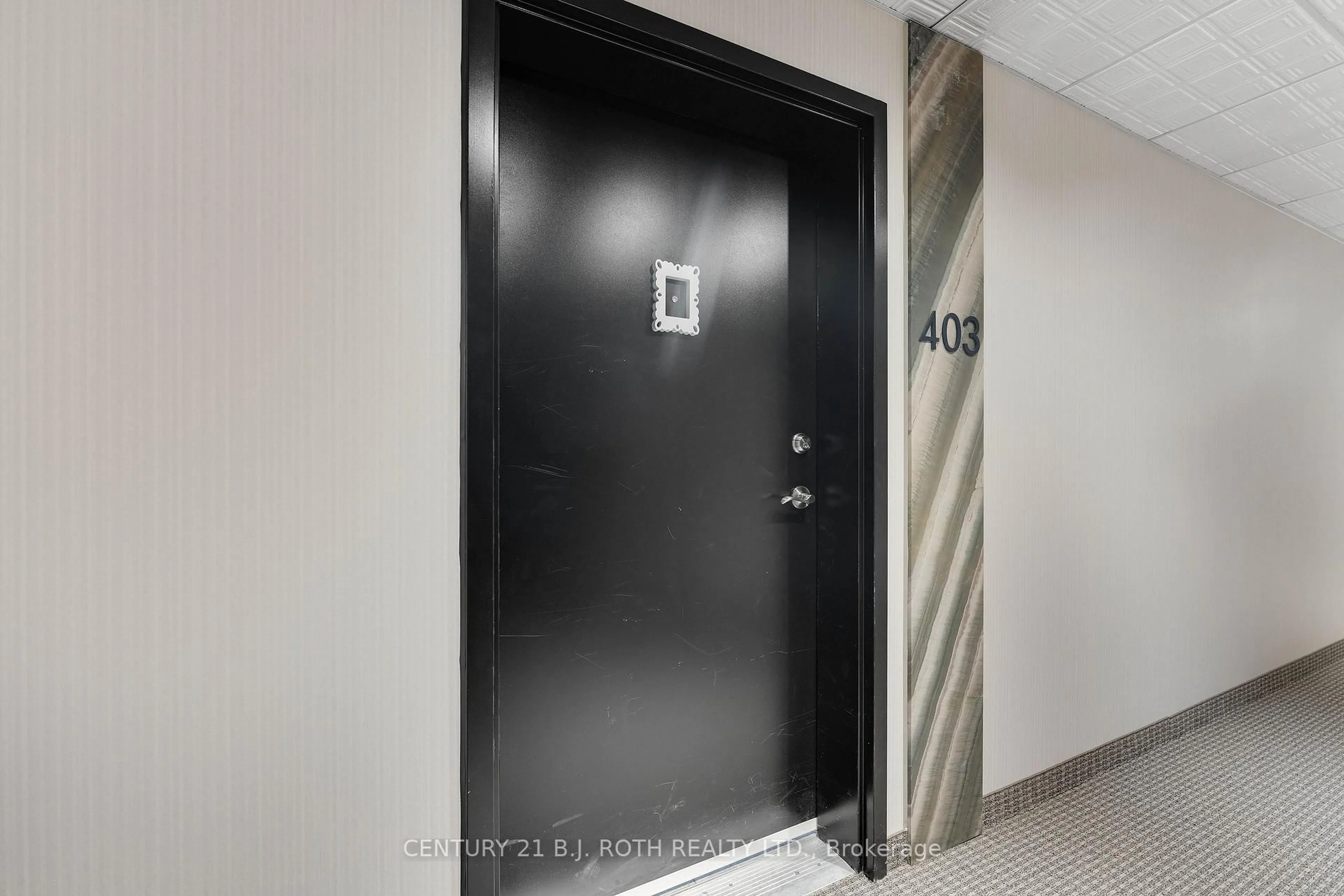 Indoor entryway for 302 ESSA Rd #403, Barrie Ontario L9J 0H3